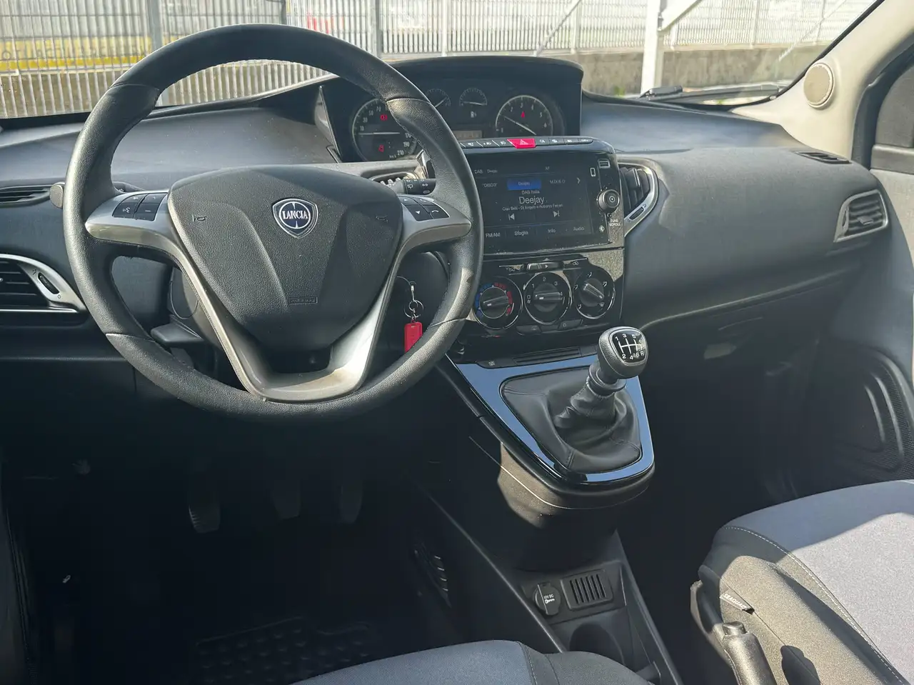 Lancia Ypsilon 2021 — фото 9