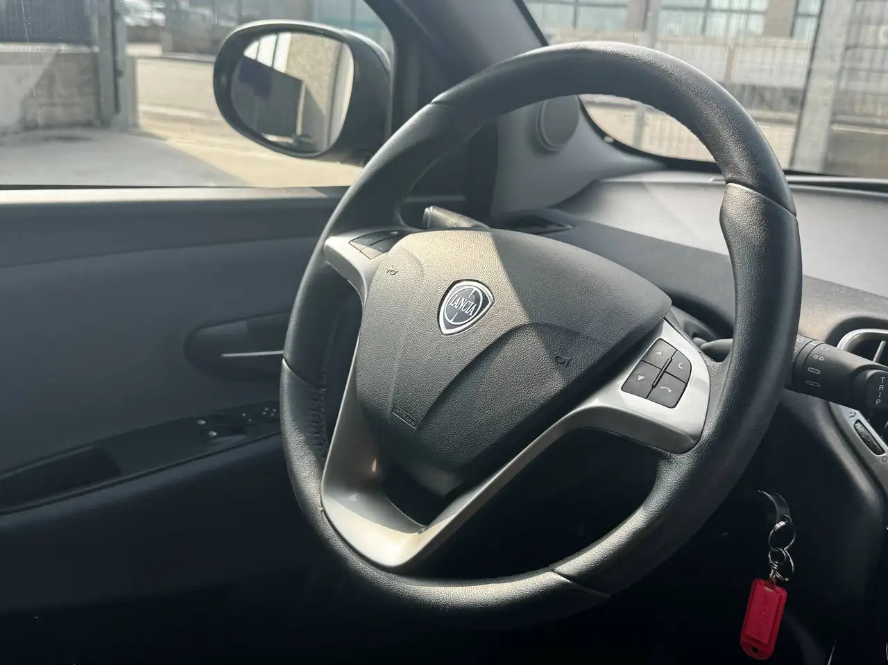 Lancia Ypsilon 2021 — фото 13