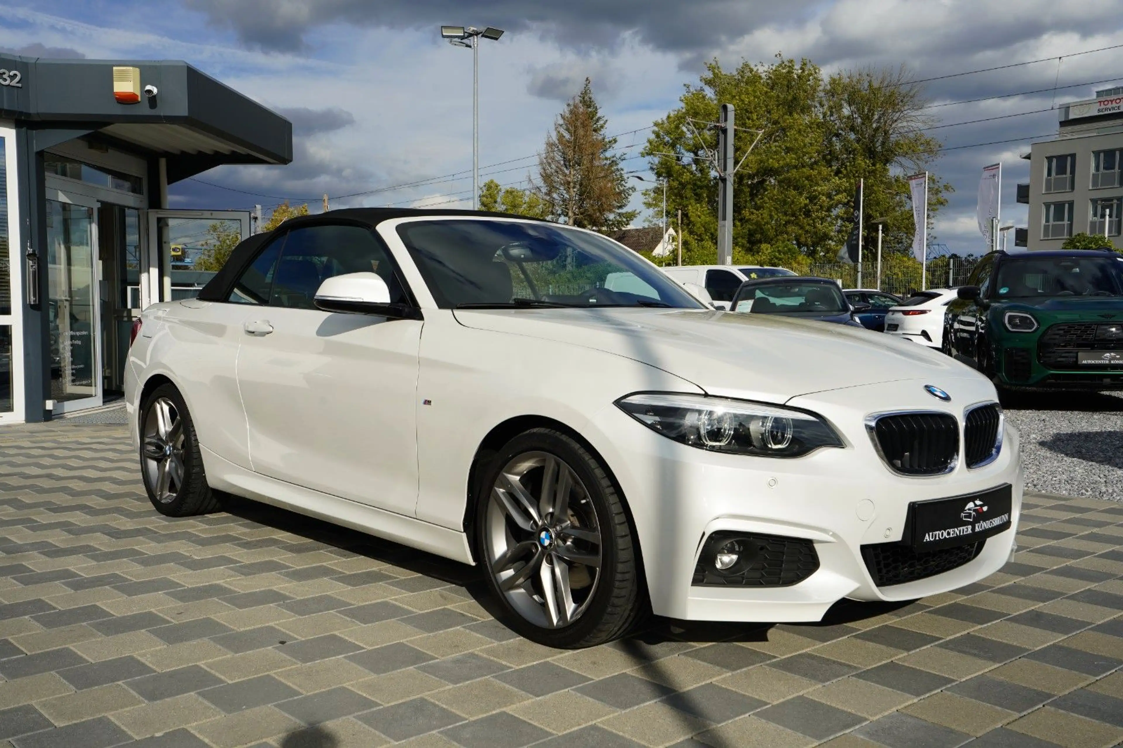 BMW 220 i Cabrio*M Sport*Leder*H&K*Navi*Automatik*DAB — photo 3