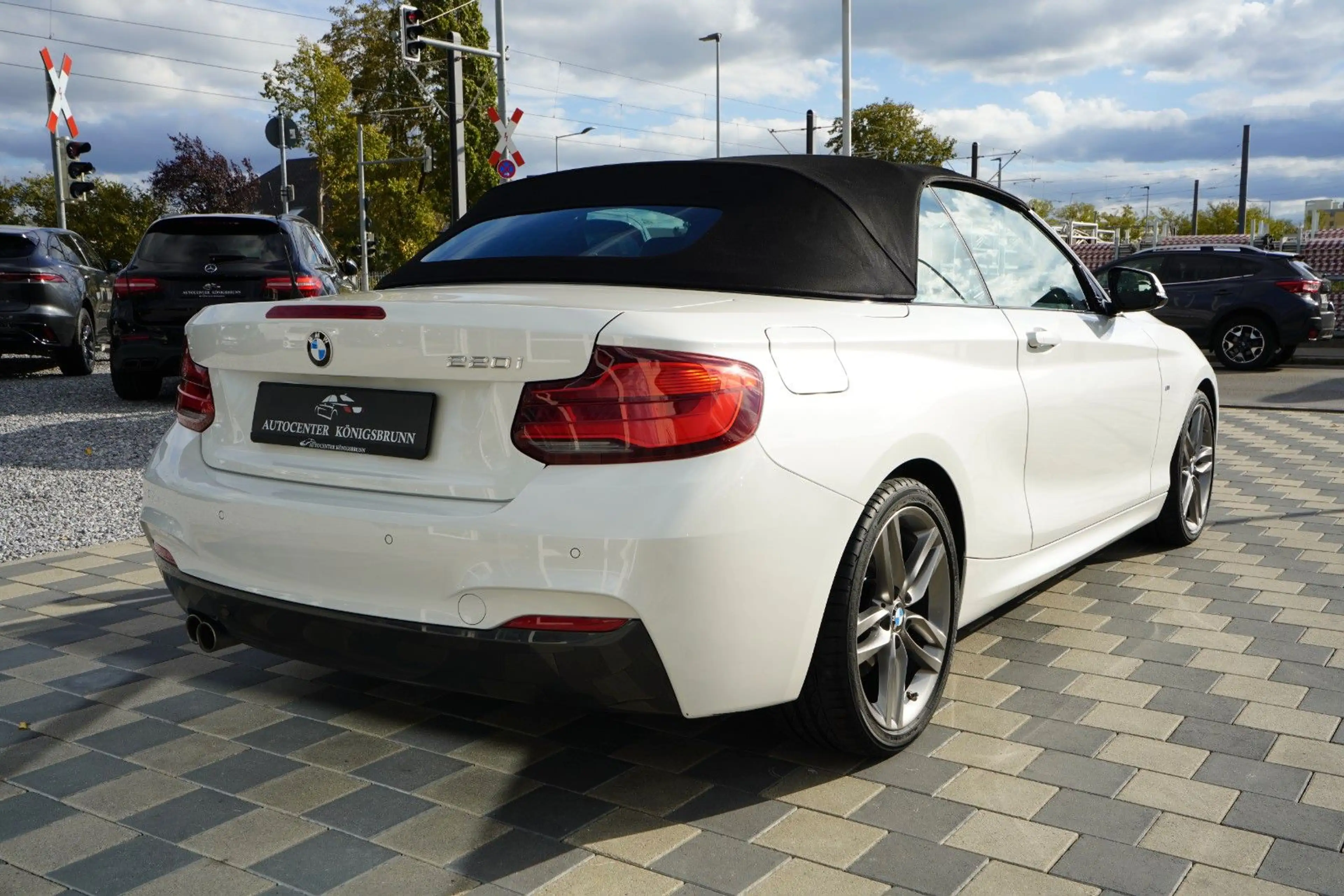 BMW 220 i Cabrio*M Sport*Leder*H&K*Navi*Automatik*DAB — photo 5