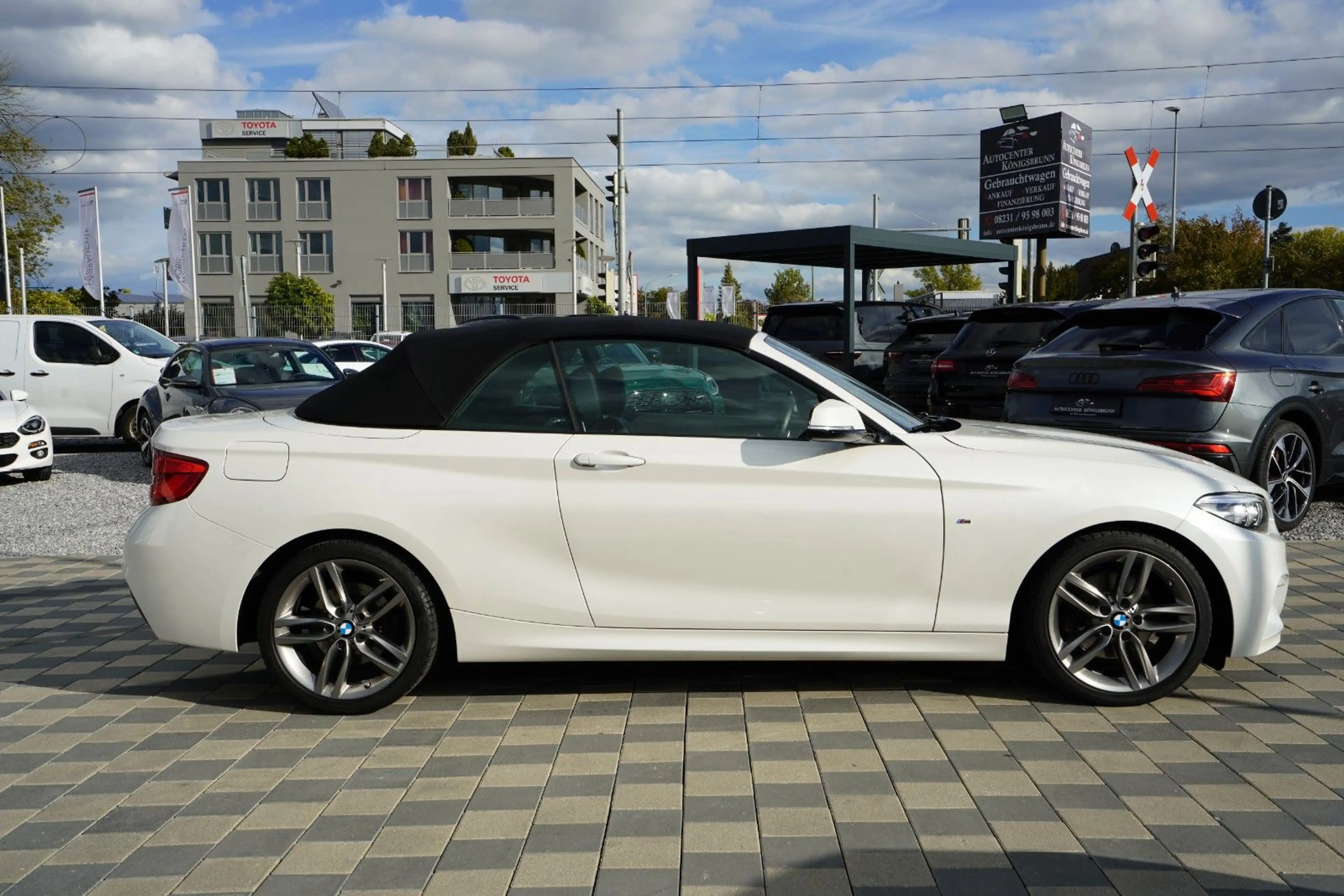 BMW 220 i Cabrio*M Sport*Leder*H&K*Navi*Automatik*DAB — photo 4
