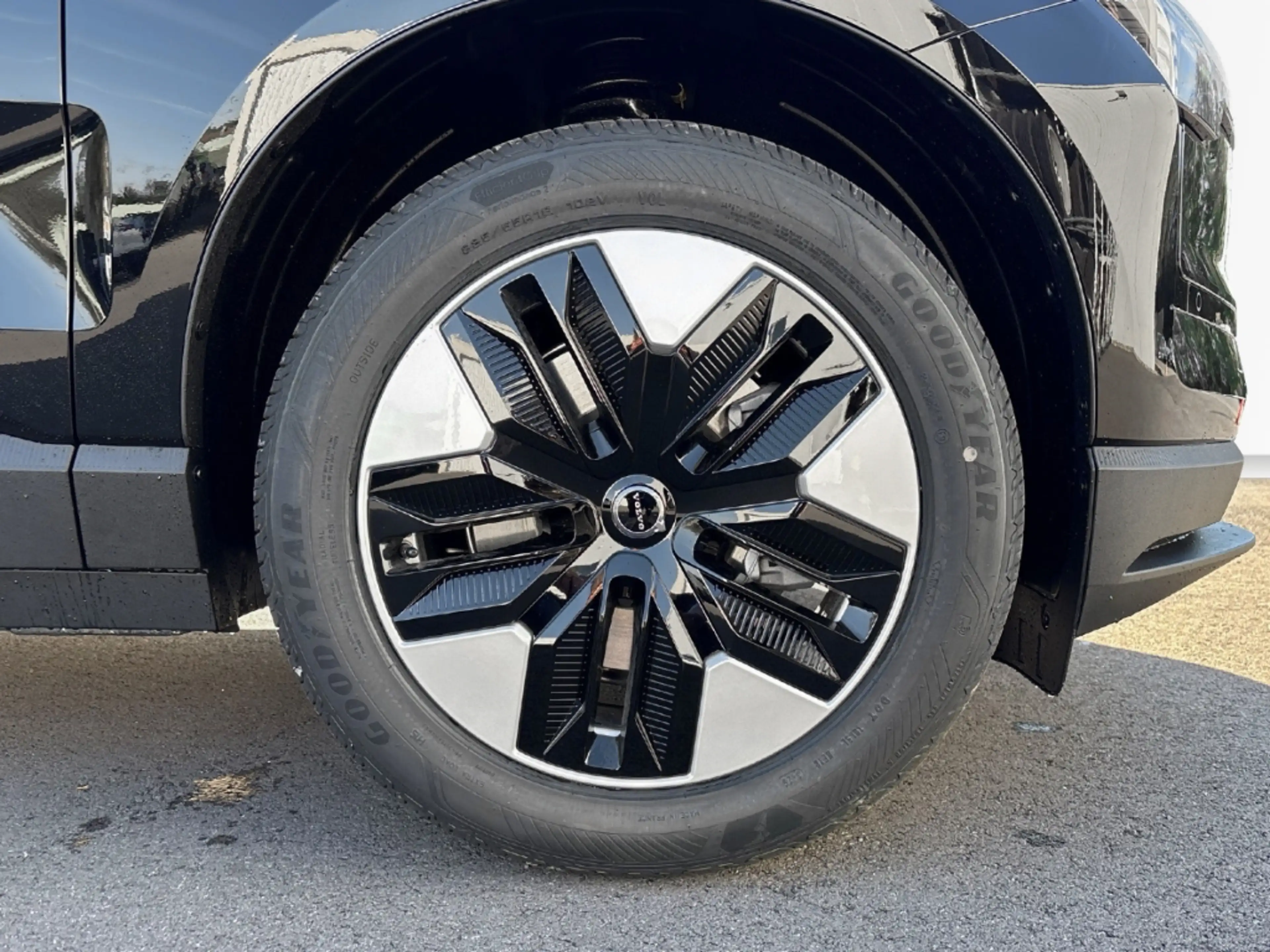 Volvo EX30 P5 Long Range Core 18'' SHZ ACC LED PDC DAB Rückfa — photo 9