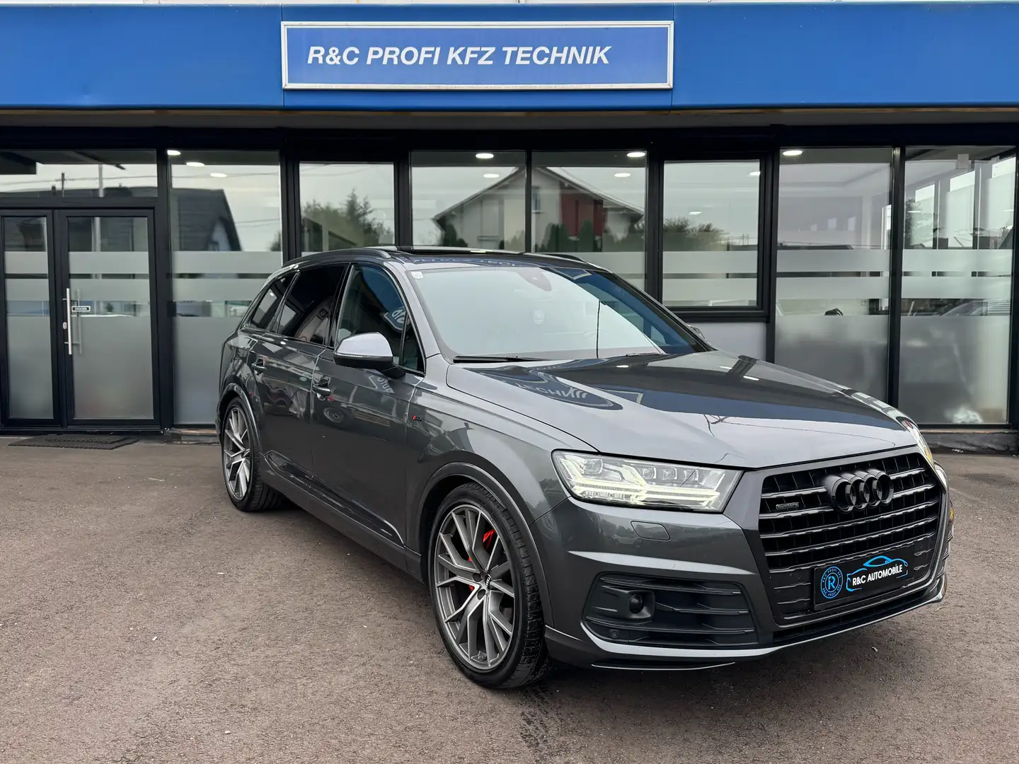 Audi Q7 3.0 TDI Quattro/EXCLUSIVE/SOFTCLOSE/TWA/ACC/22'' Grau - 1