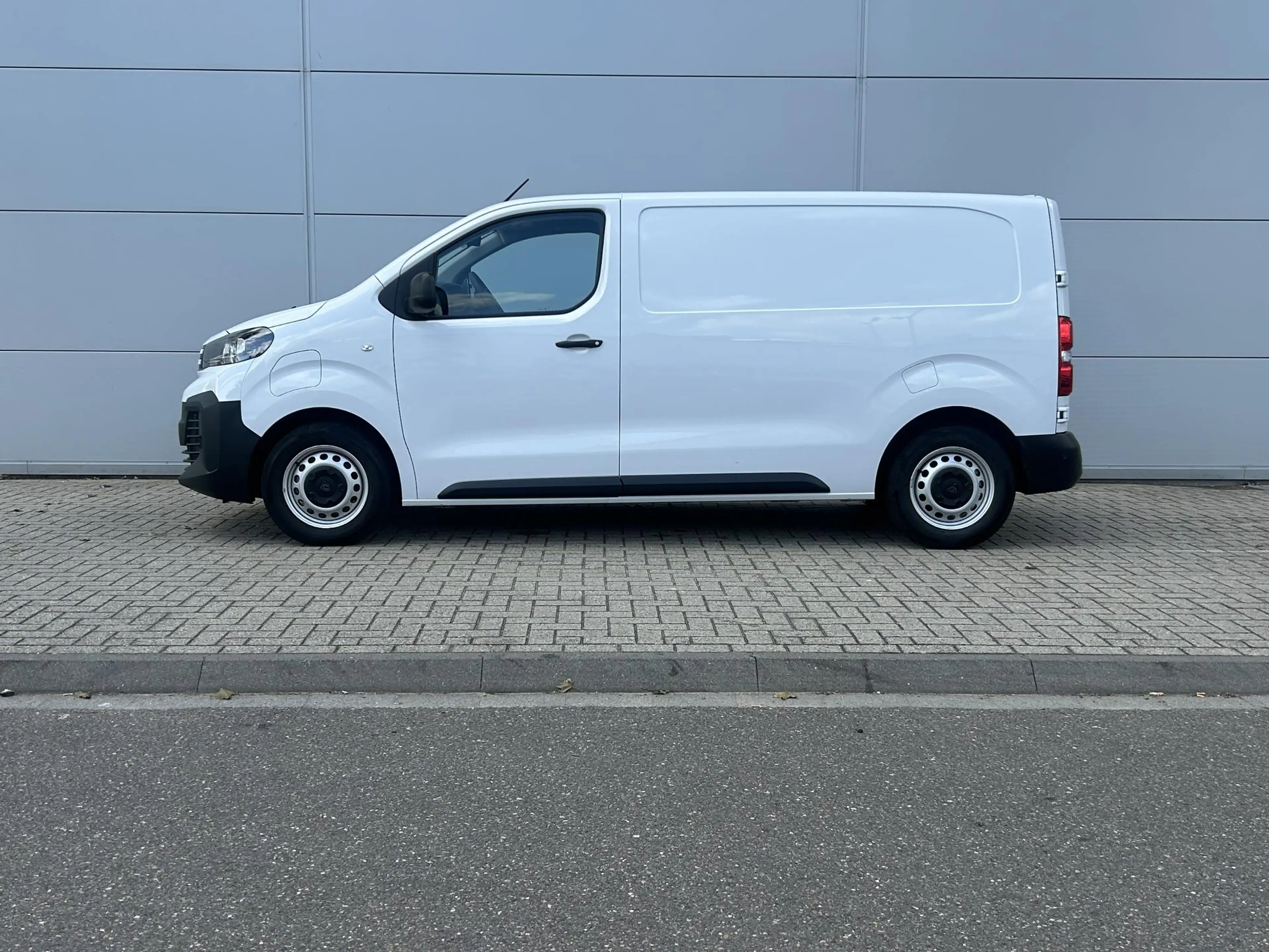Peugeot e-Expert EV L2 75 kWh | Camera | Navigatie | Verlengde sche — photo 3