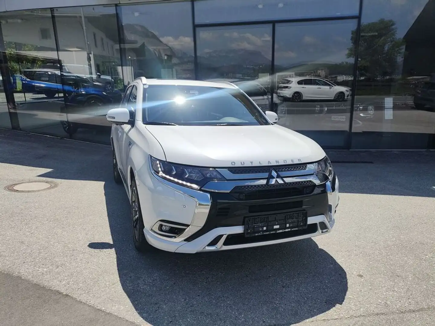Mitsubishi Outlander Outlander 2,4 PHEV Diamond Connect Blanco - 2