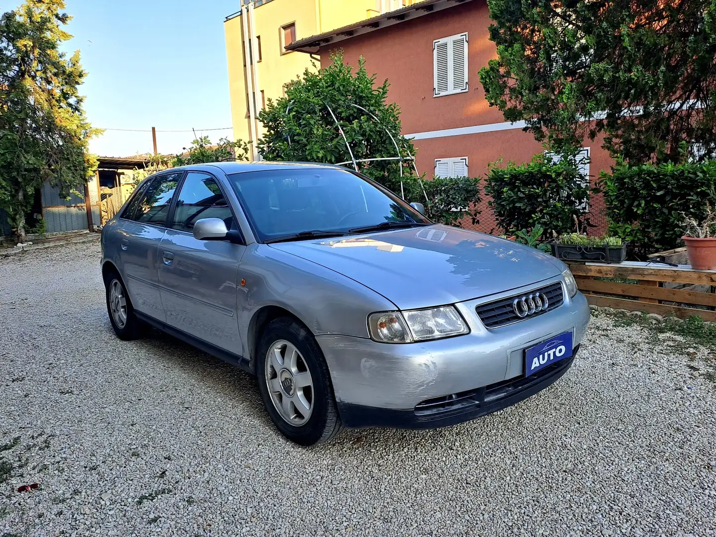 Audi A3 5p 1.6 Ambiente - 2