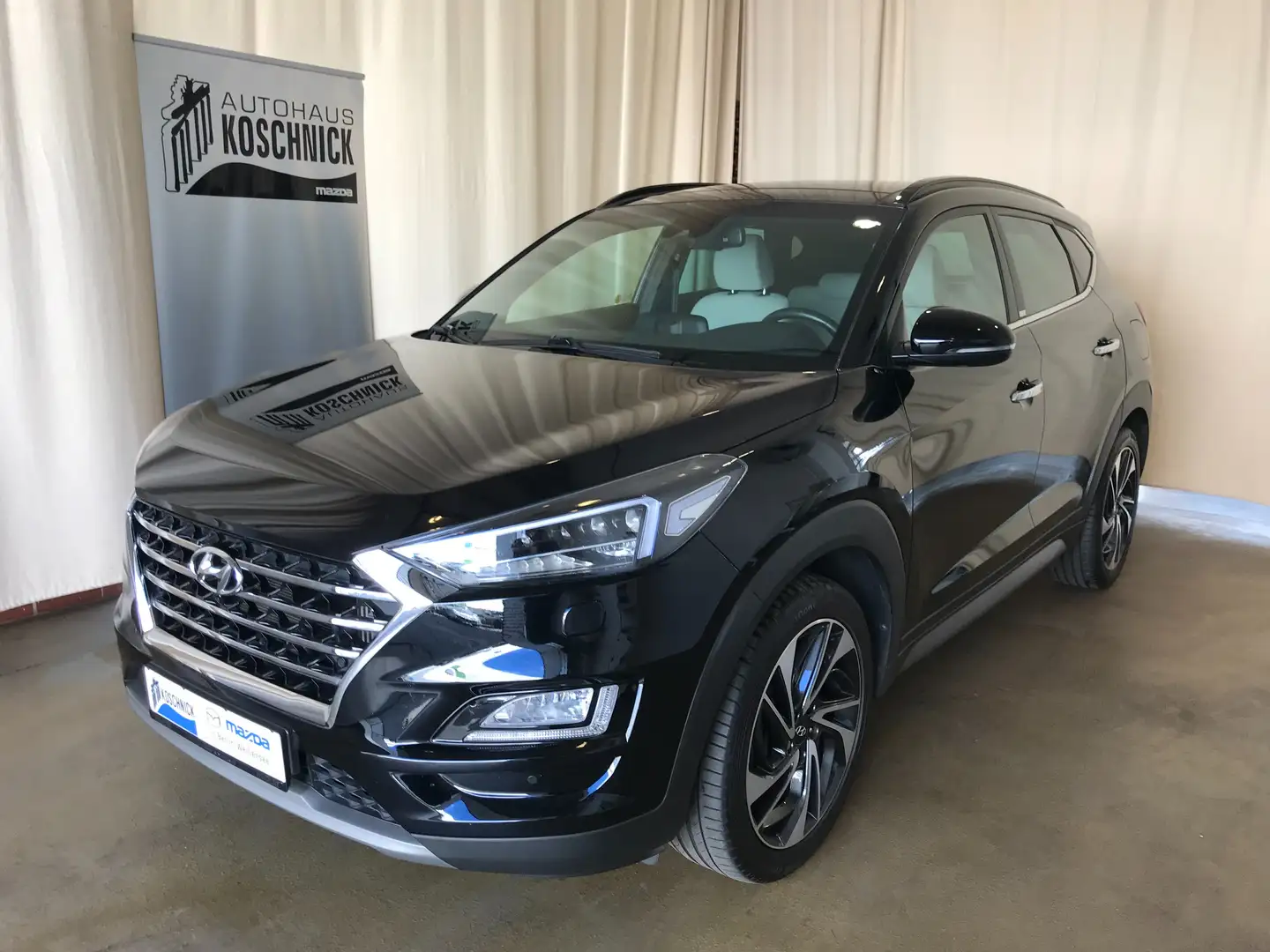 Hyundai TUCSON SUV/Geländewagen/Pickup in Schwarz gebraucht in