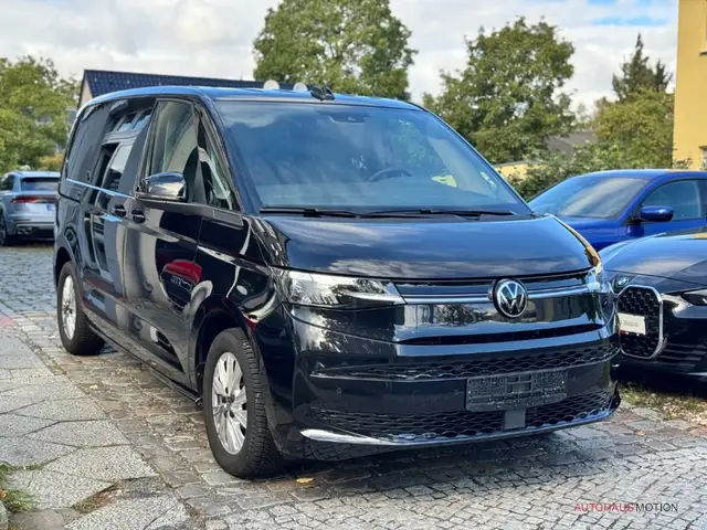 Volkswagen Multivan view 3