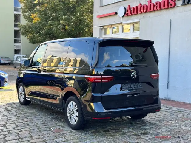 Volkswagen Multivan view 7