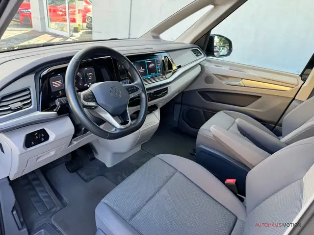 Volkswagen Multivan view 9