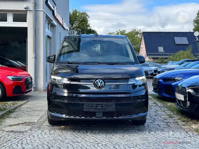 Volkswagen Multivan view 4