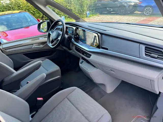 Volkswagen Multivan view 15