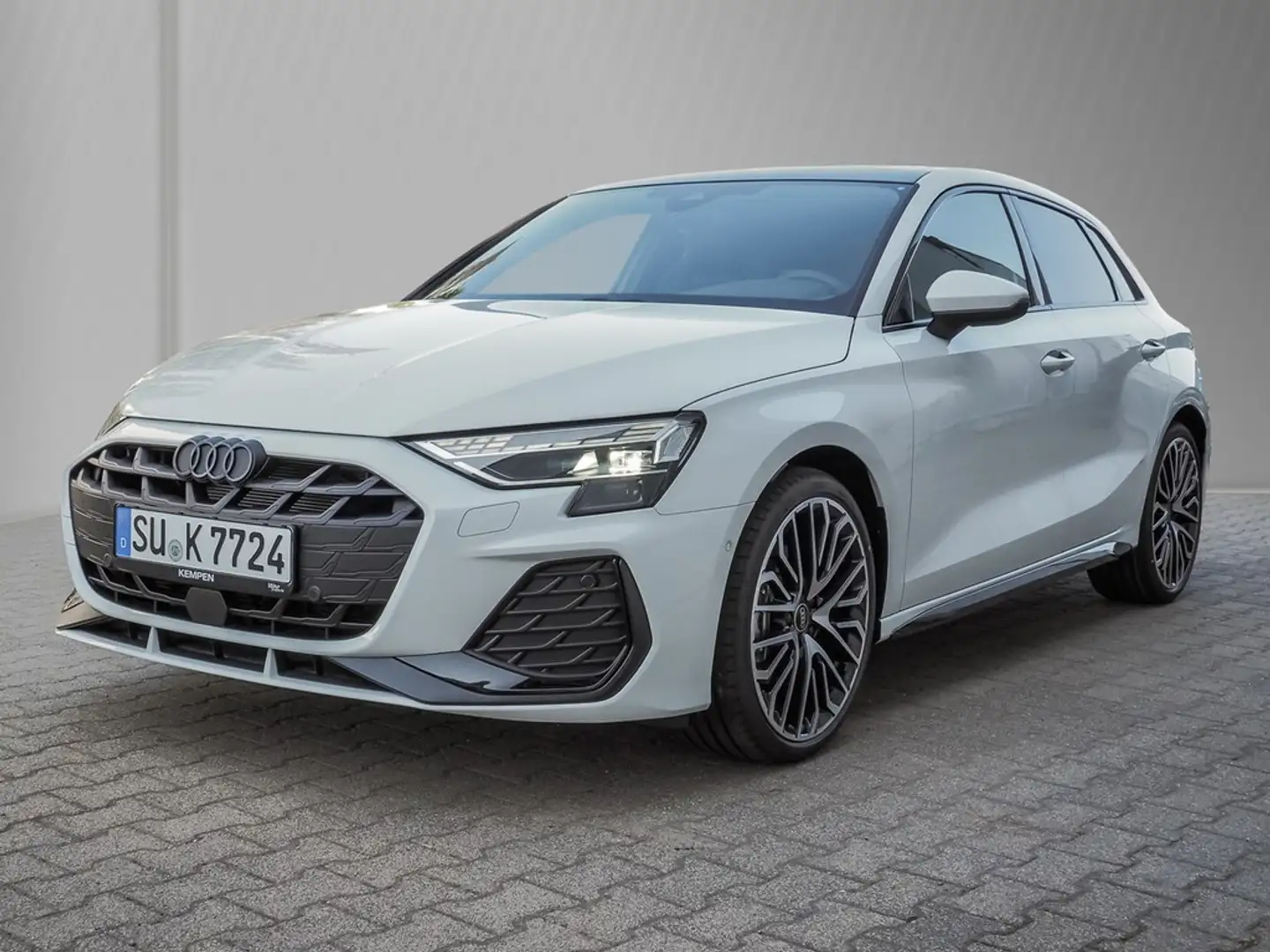 Audi A3 Sportback 35 TFSI UPE 55.540 S line Matrix Weiß - 2