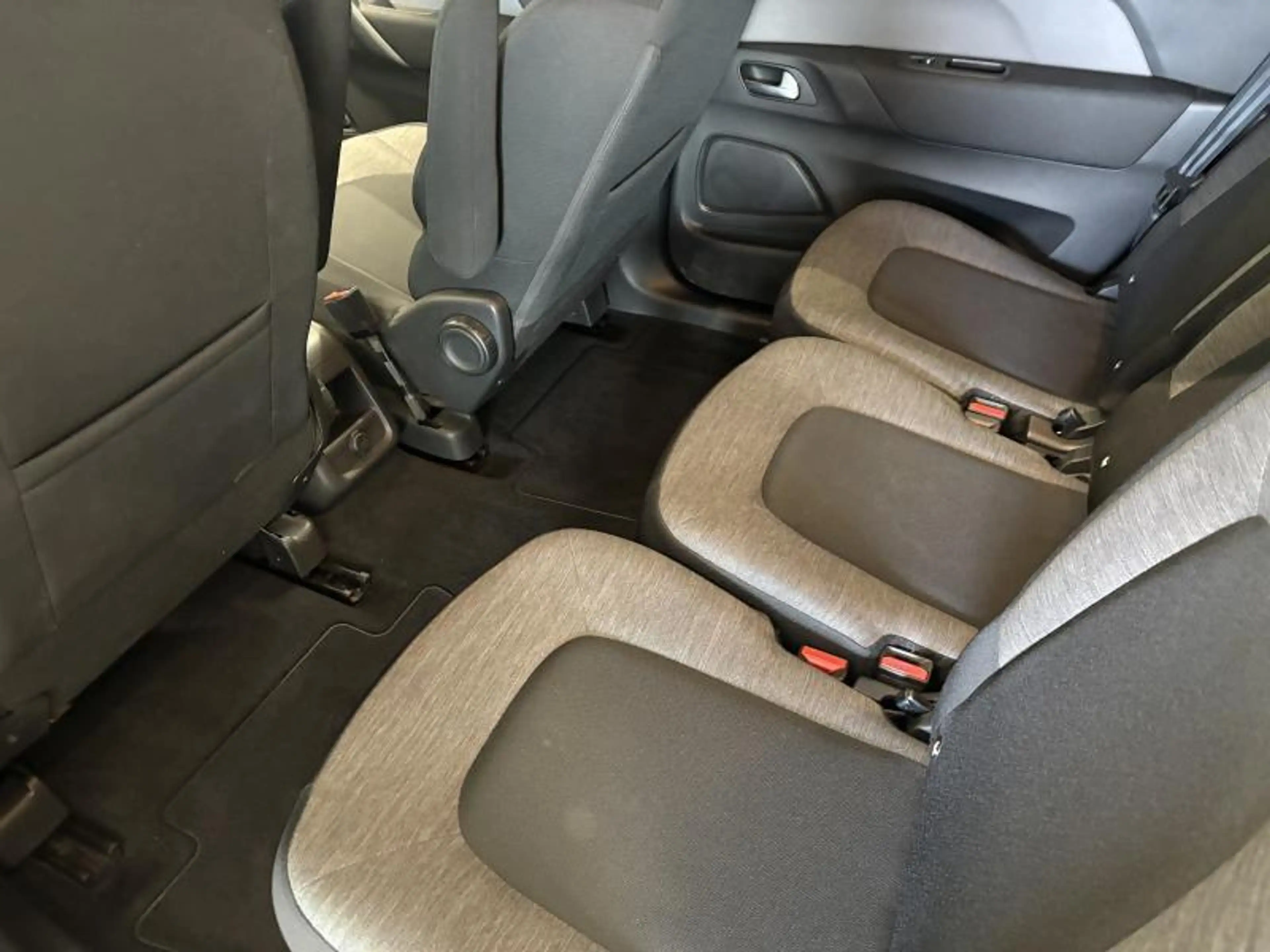 Citroen C4 Picasso Feel - 7 PLACES - KIT ETE / HIVER — photo 11