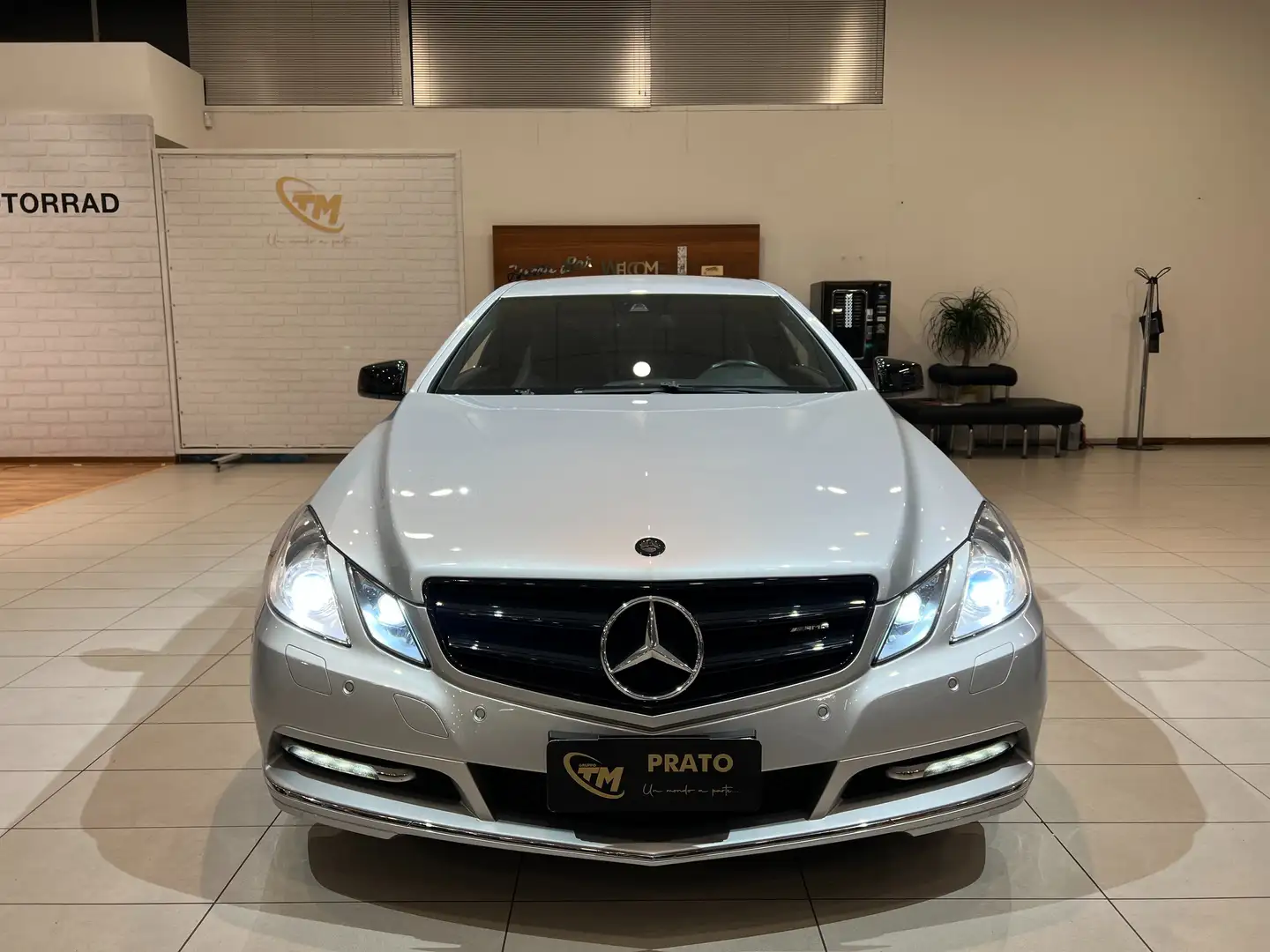 Mercedes-Benz E 250 Classe E250CDI BE C207 COUPE' Avantgarde 204CV Argento - 2