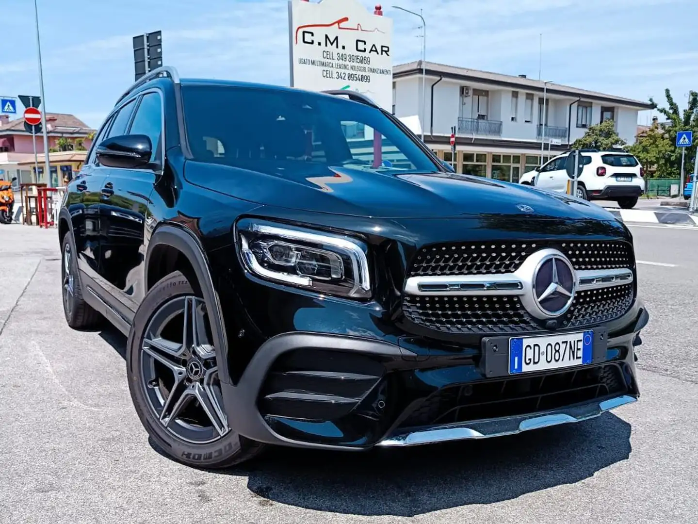 Mercedes-Benz GLB 180 d Premium auto Чорний - 1