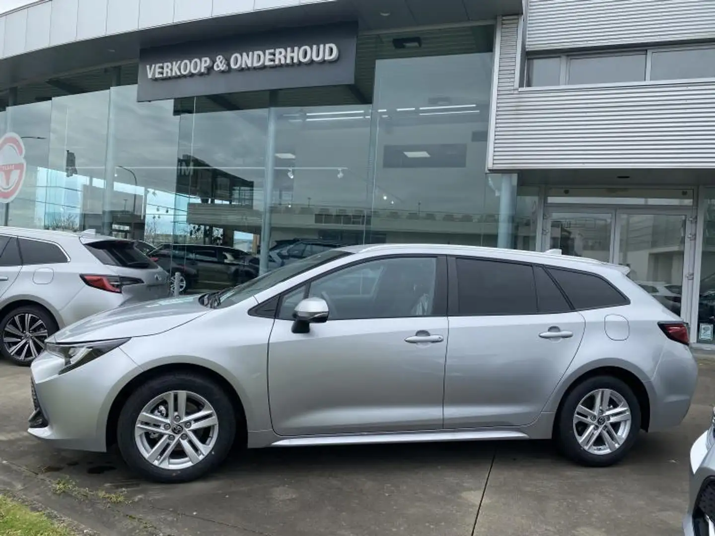Toyota Corolla Touring Sports Argent - 2