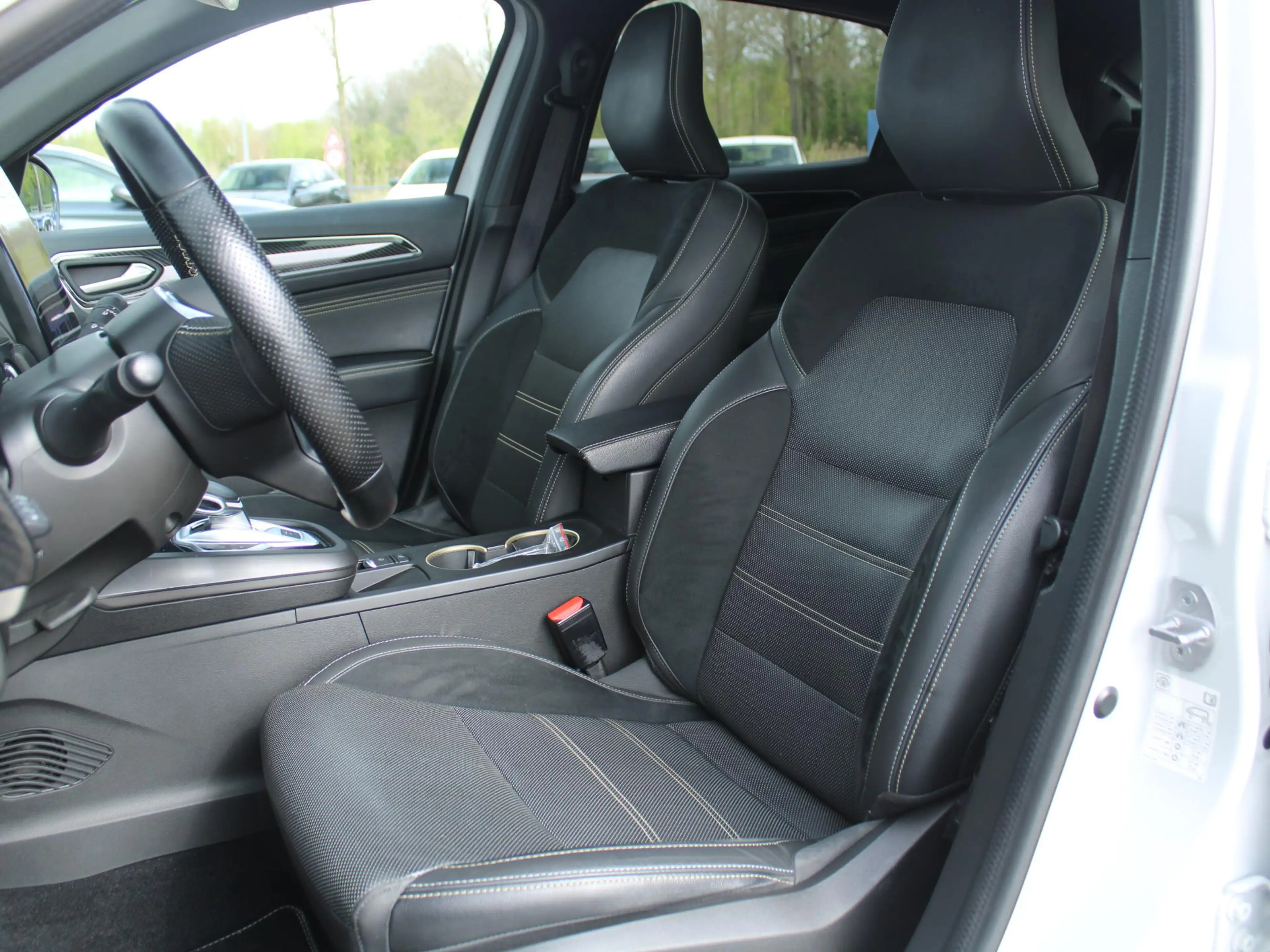 Renault Arkana 1.6 E-Tech hybrid 145 E-Tech engineered | Panorama — photo 13