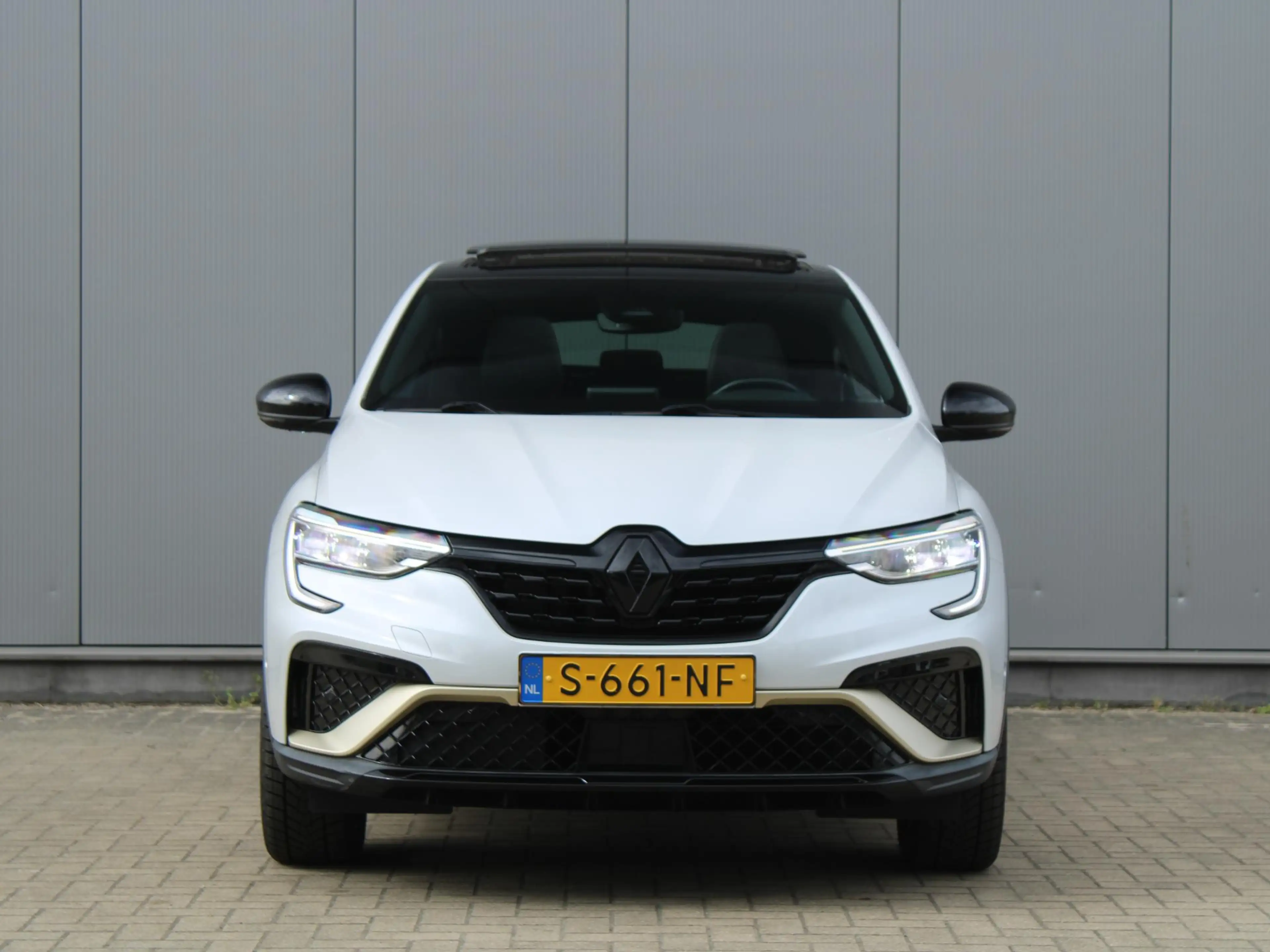 Renault Arkana 1.6 E-Tech hybrid 145 E-Tech engineered | Panorama — photo 4
