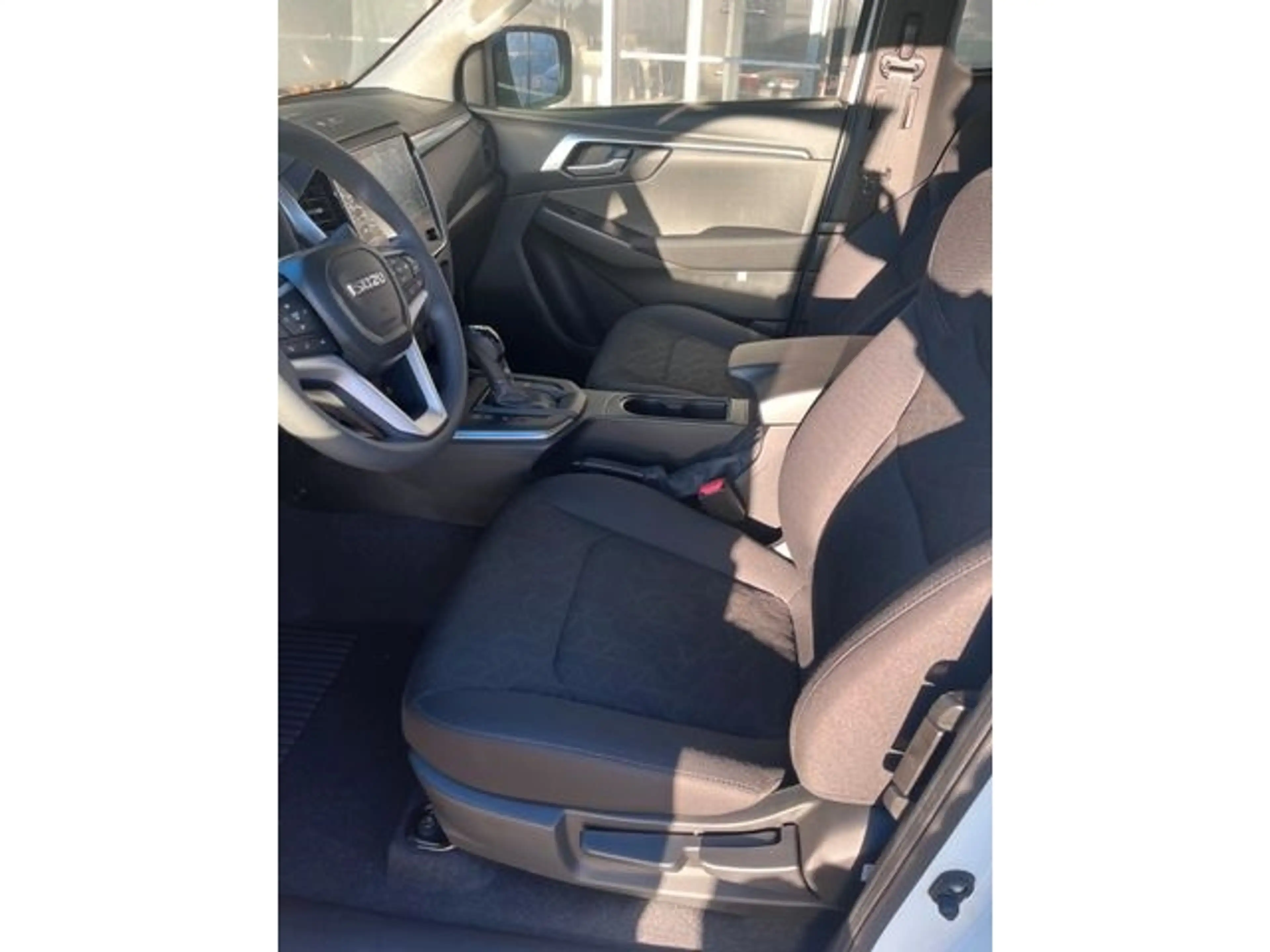 Isuzu D-Max Space-Cab L 4WD — photo 3