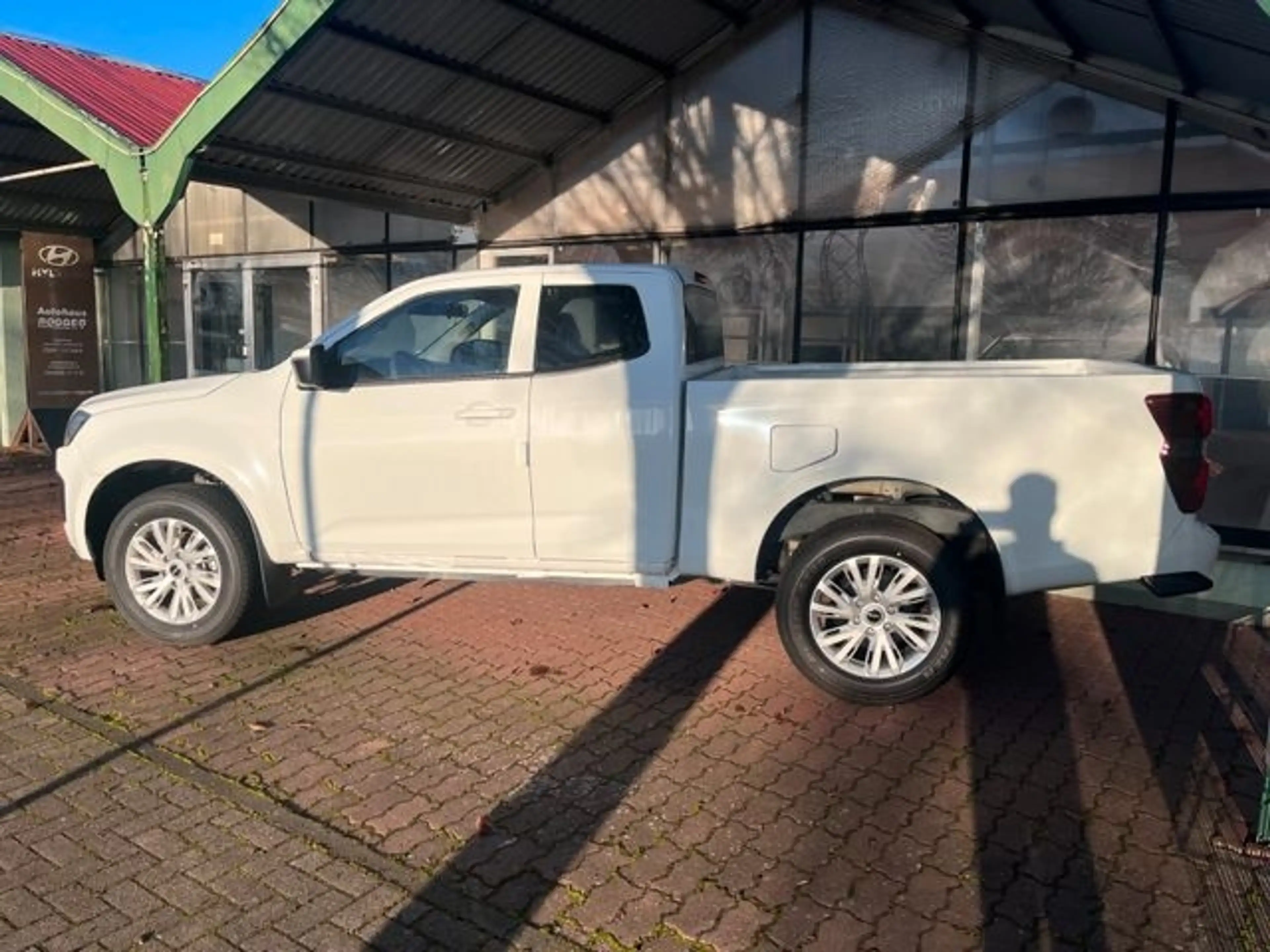 Isuzu D-Max Space-Cab L 4WD — photo 2