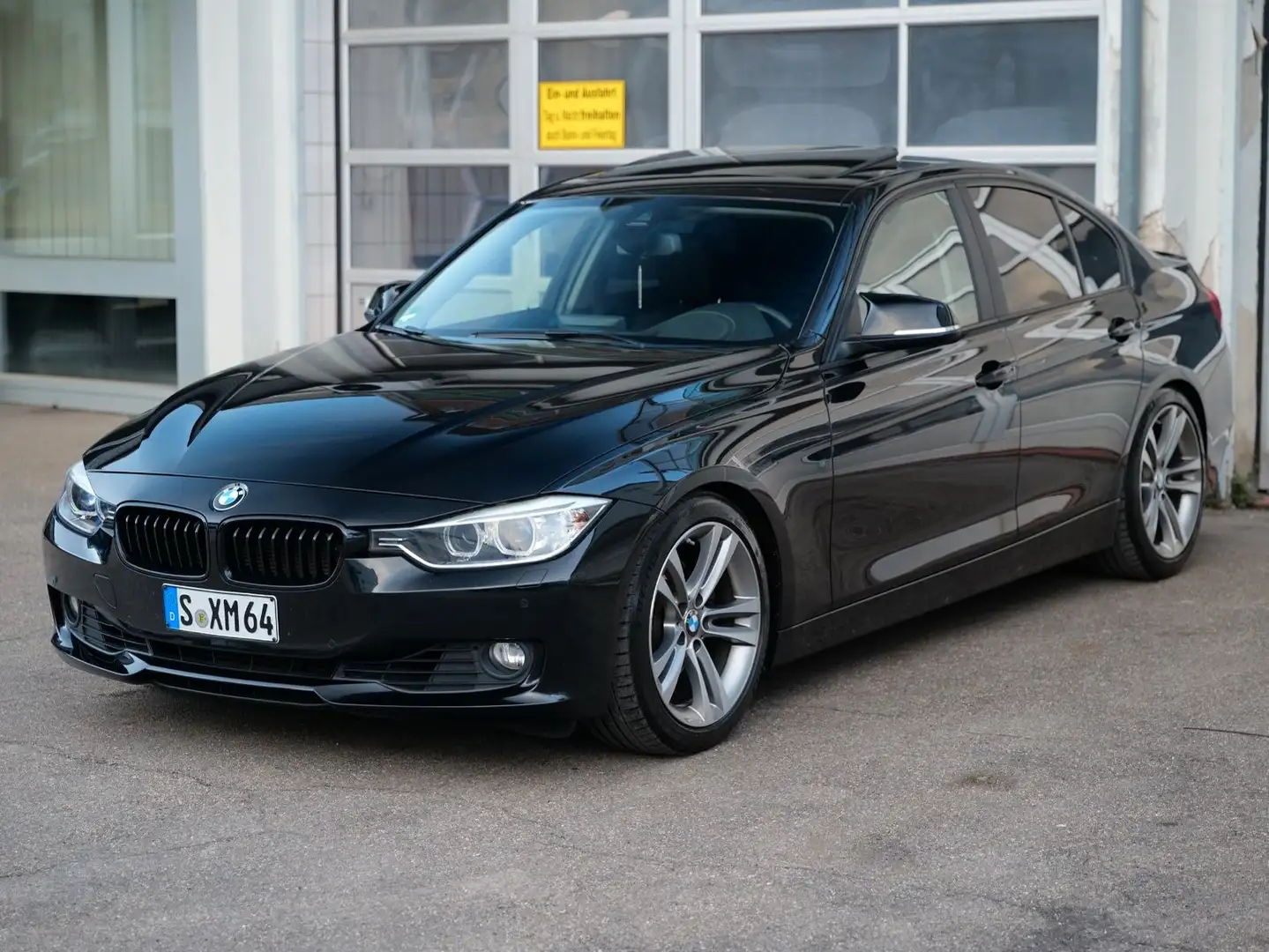 BMW 328 i AUT LEDER+NAVI PROF+XENON+HUD+eGSD+KEYLESS Schwarz - 2