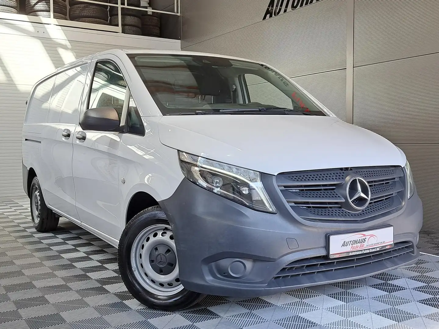 Mercedes-Benz Vito 114 CDI lang Kühlkasten°Shzg°AHK°ILS°FSE°LE Weiß - 1