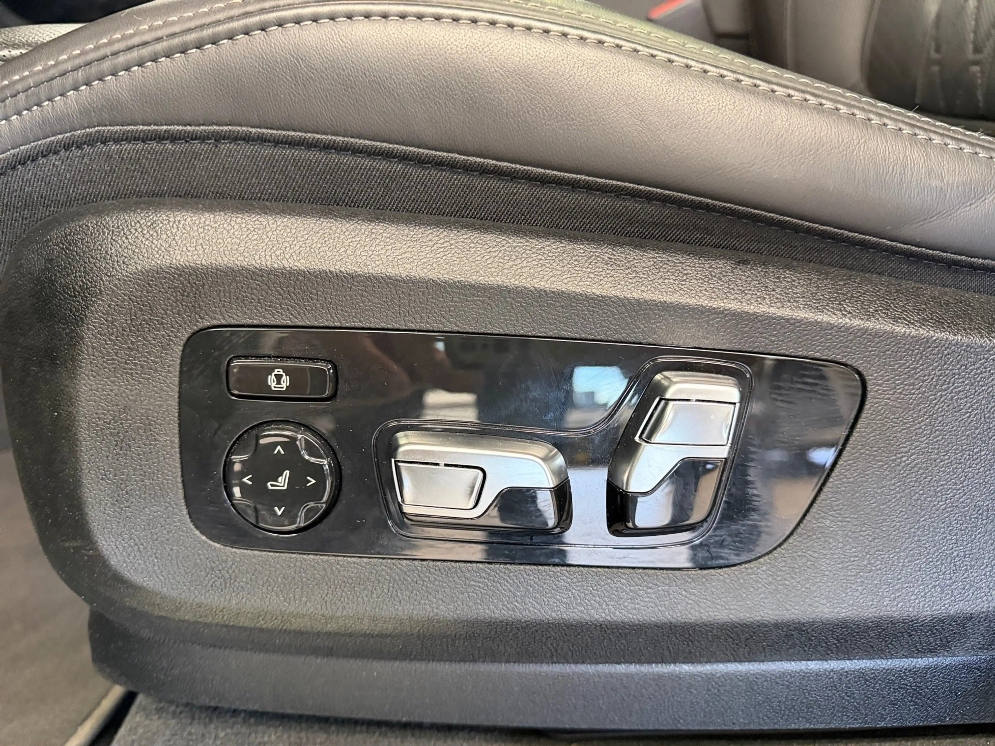 BMW X7 xDrive40d — photo 5