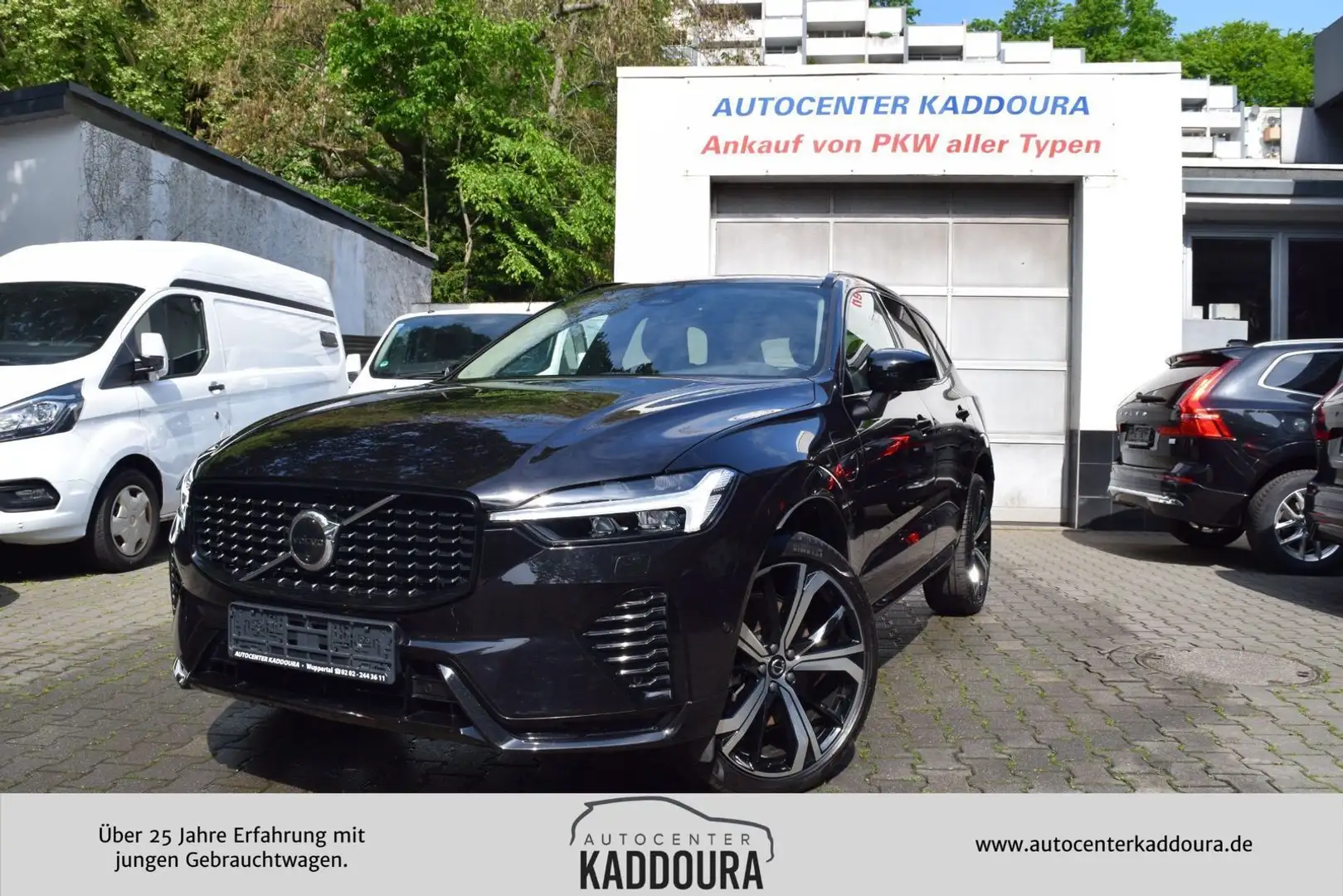Volvo XC60 T8 AWD Plus Dark AHK,PANO,360,FOUR-C,21'',H Nero - 1