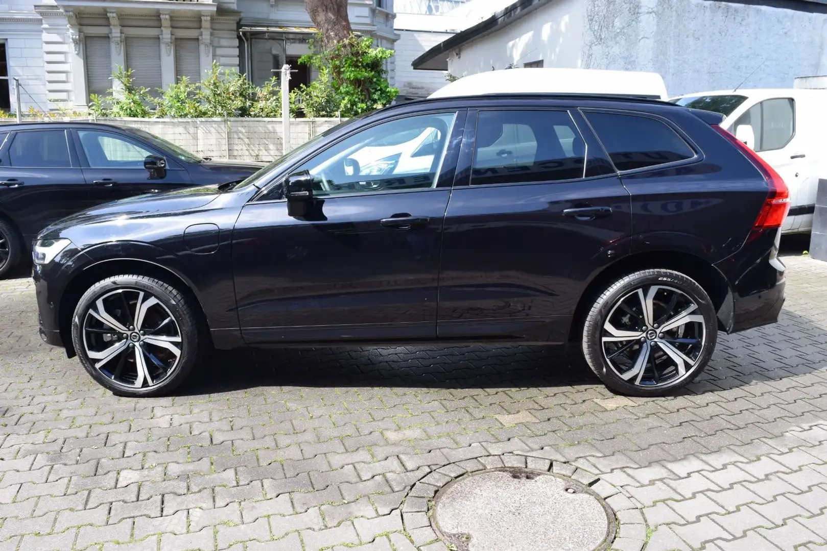 Volvo XC60 T8 AWD Plus Dark AHK,PANO,360,FOUR-C,21'',H Nero - 2