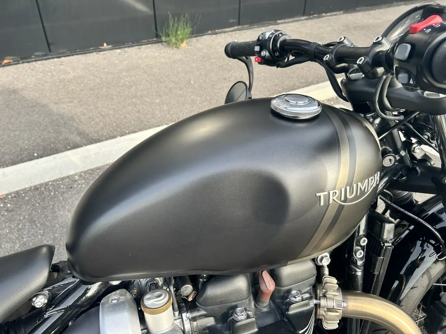 Triumph Bonneville Bobber - 2