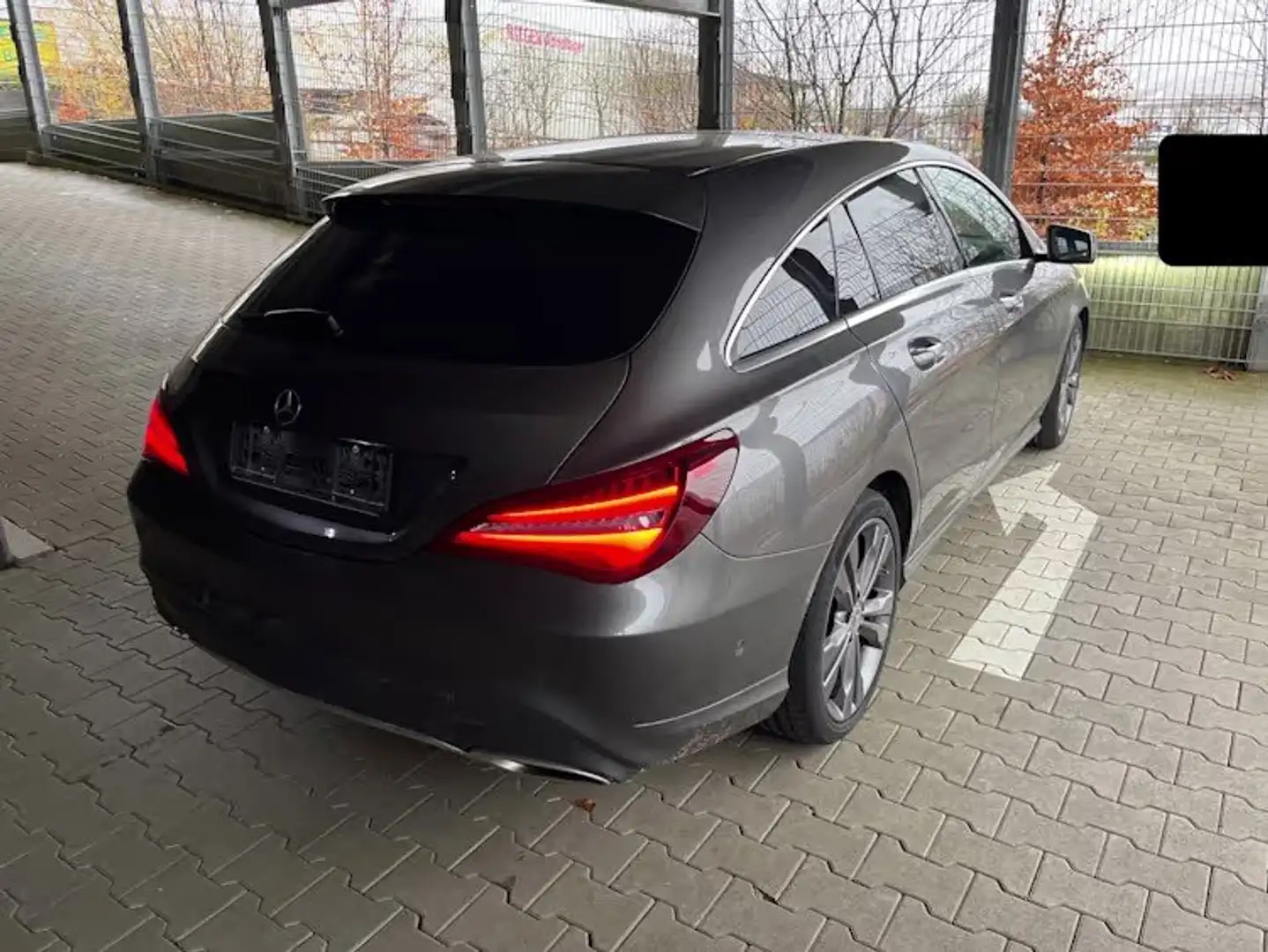 Mercedes-Benz CLA 220 CLA 220 CDI Shooting Brake *2.Hand* Gris - 2