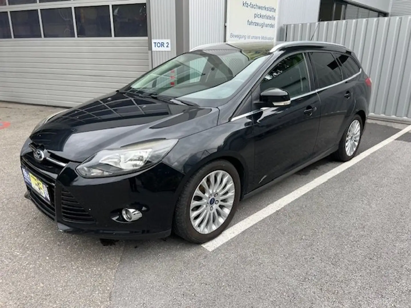 Ford Focus Traveller Titanium 1,0 EcoBoost Noir - 1