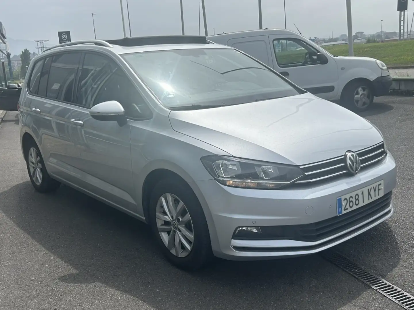 Volkswagen Touran 1.6TDI CR BMT Advance 85kW RAC Gris - 2