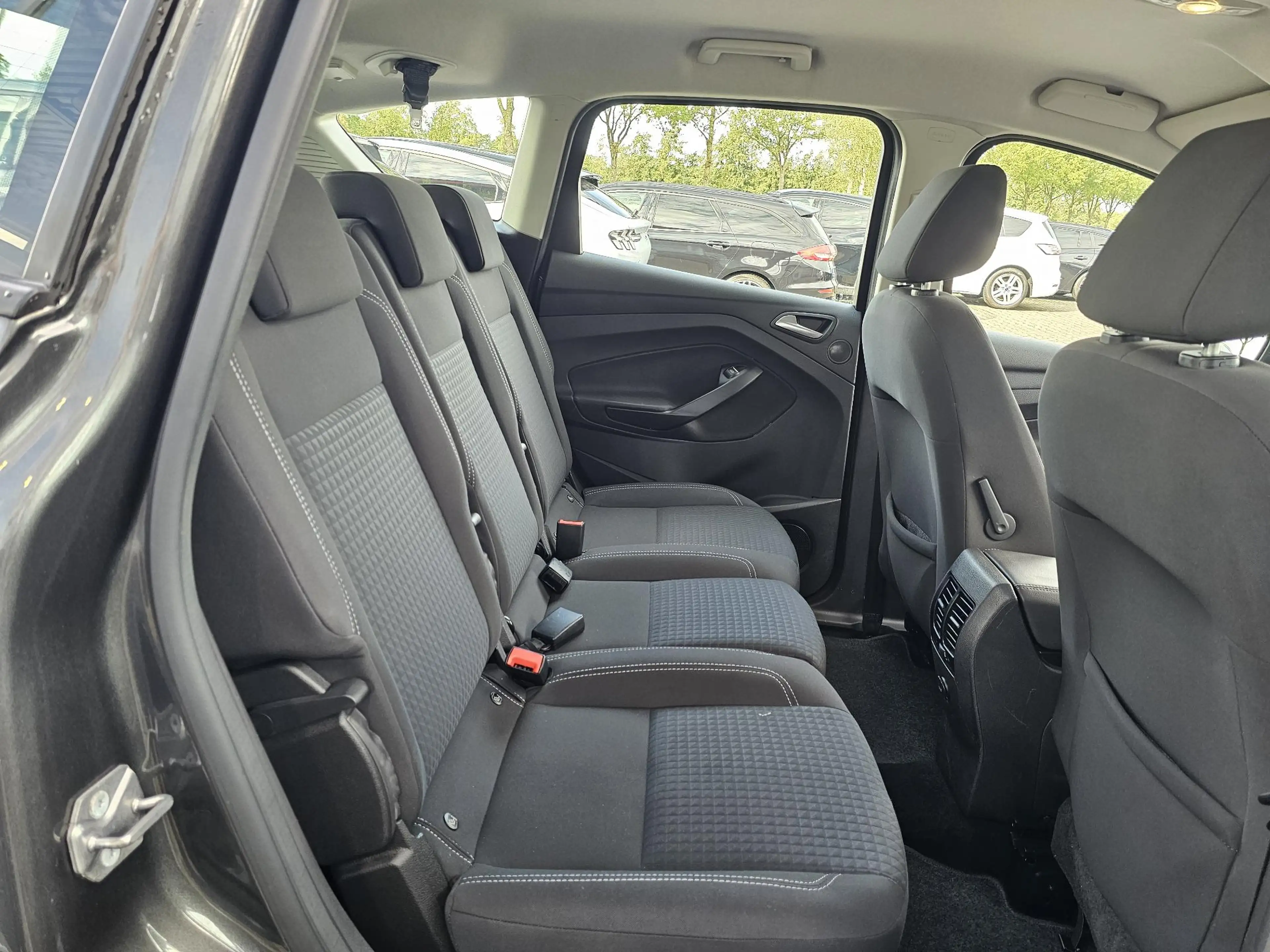Ford C-Max 1.0 Trend Goed onderhouden | Trekhaak | Navigatie — photo 11