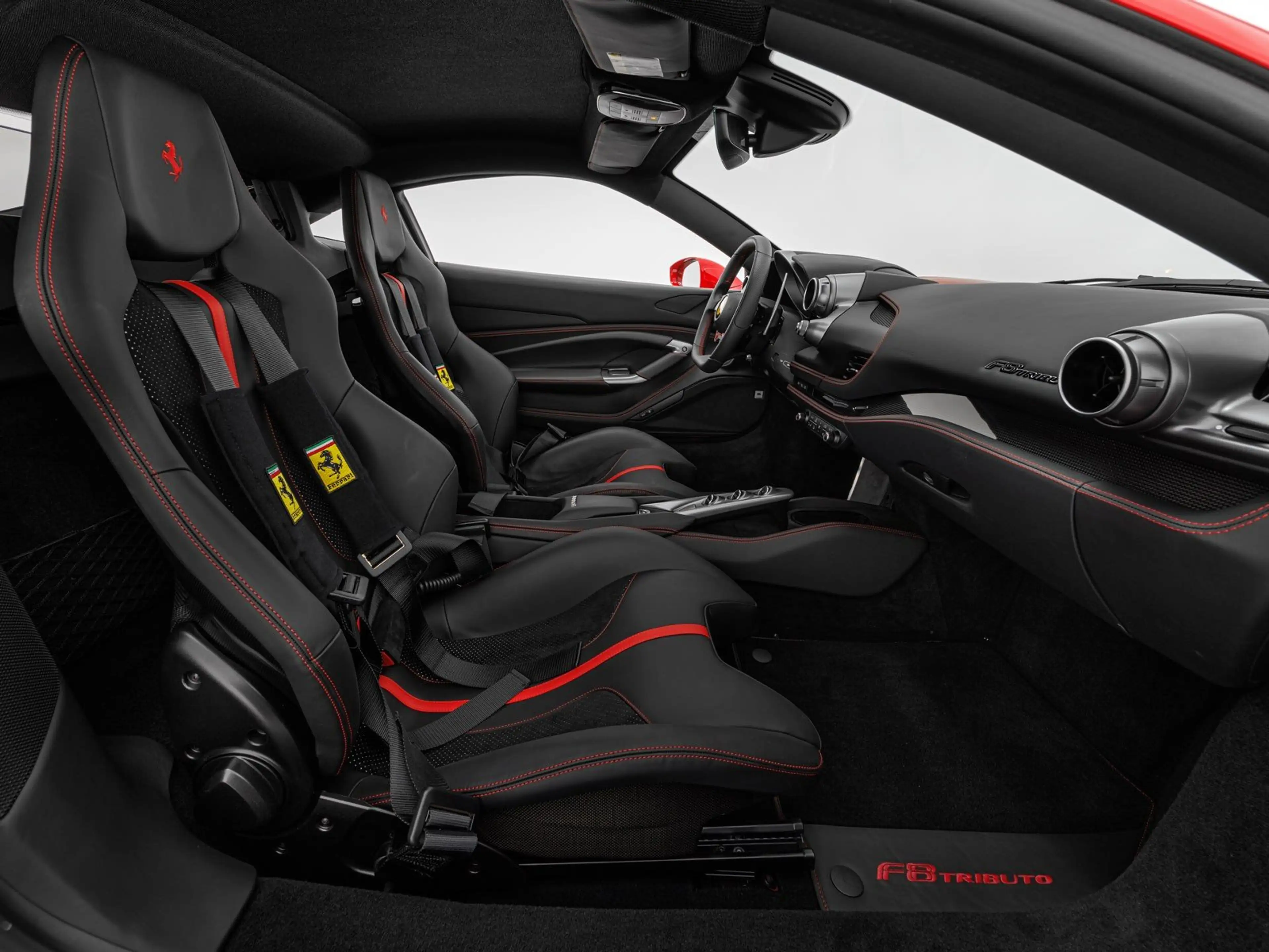 Ferrari F8 Tributo — photo 15
