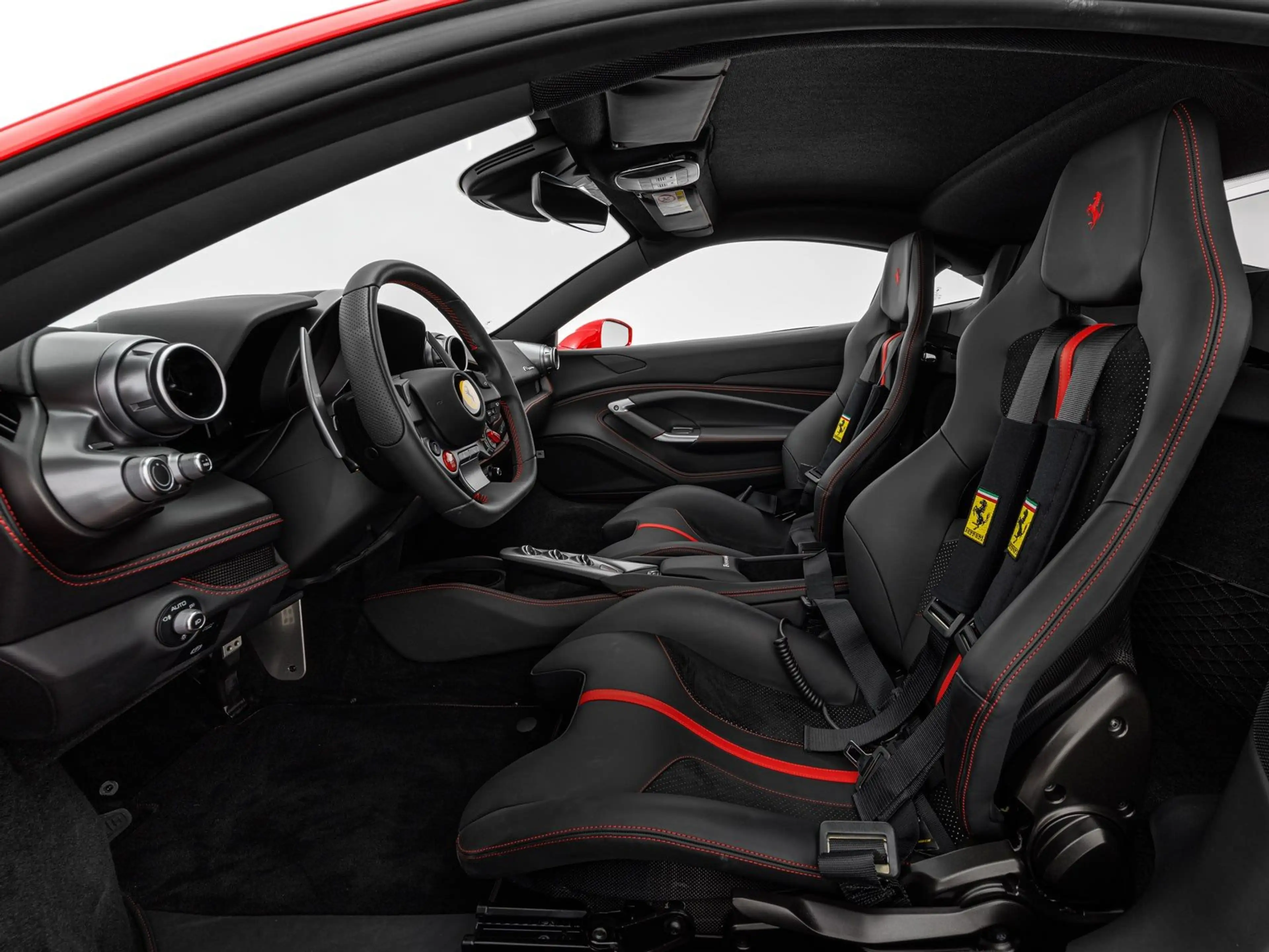 Ferrari F8 Tributo — photo 14