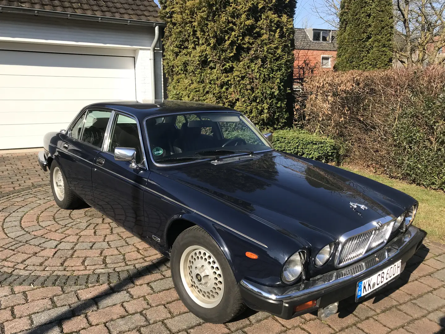 Jaguar XJ12 Jaguar XJ12 Serie 3 - Der letzte „schöne“ XJ1 Blau - 1