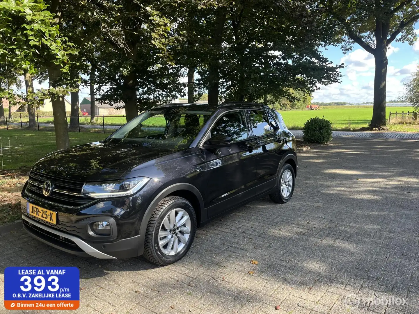 Volkswagen T-Cross 1.0 TSI Life automaat carplay all in Zwart - 1