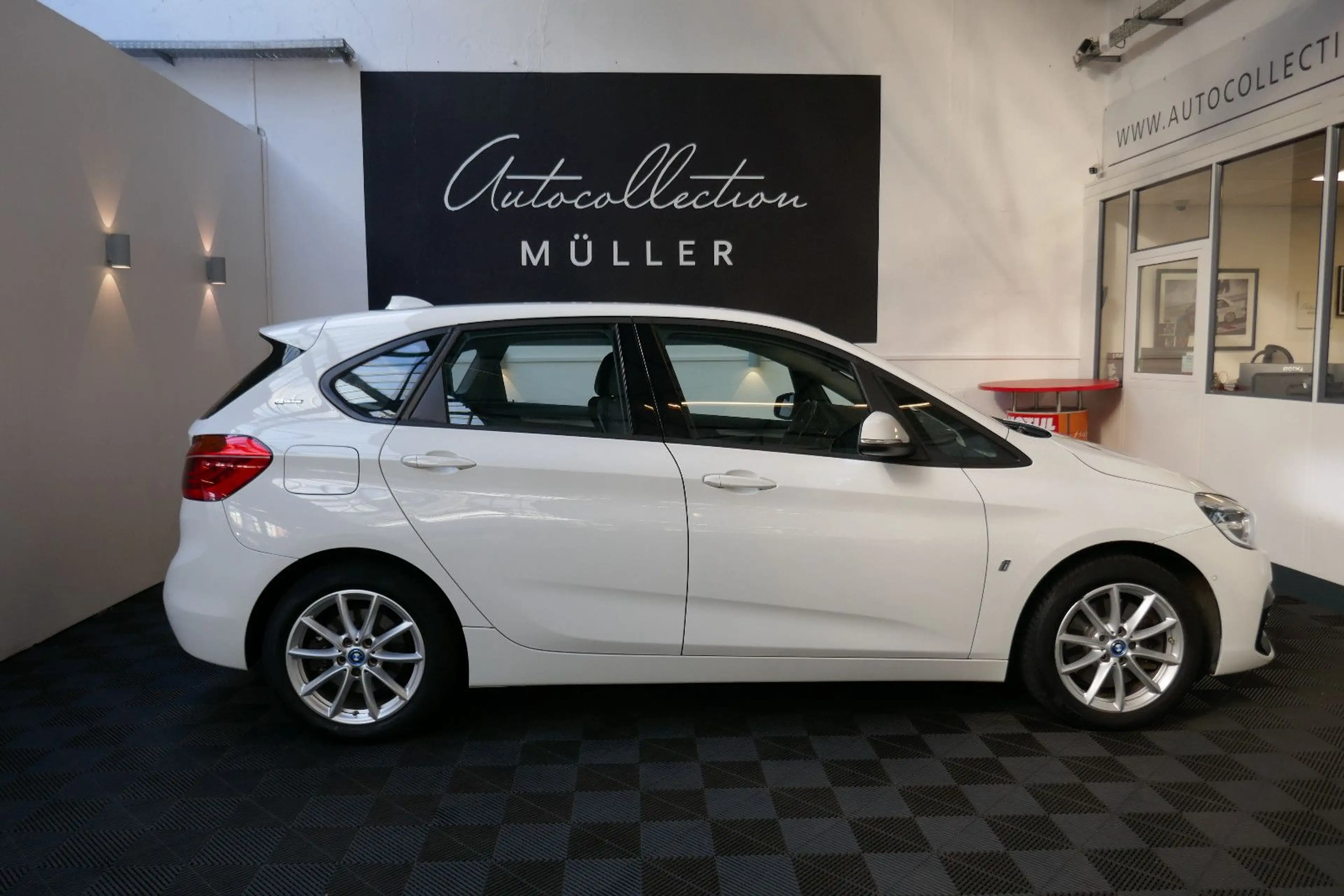 BMW 225 2 Active Tourer 225 xe Advantage *Allrad*NAV — photo 4