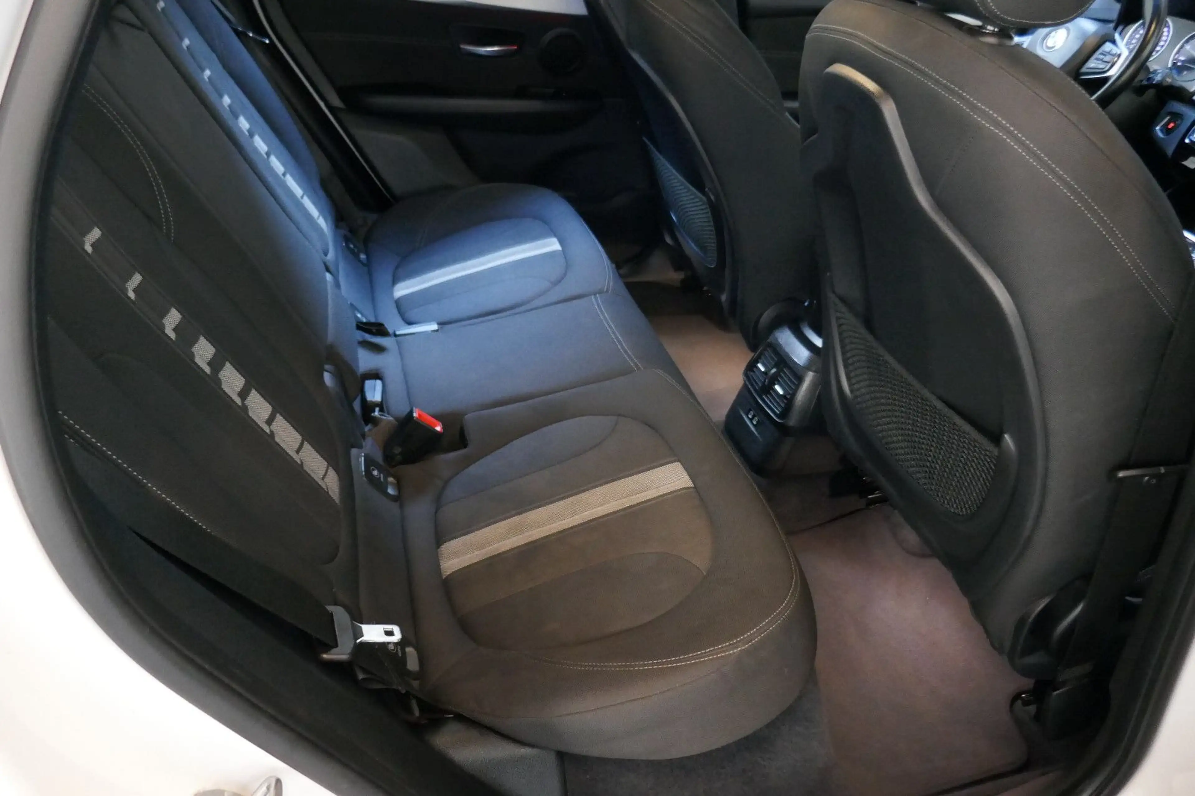 BMW 225 2 Active Tourer 225 xe Advantage *Allrad*NAV — photo 11