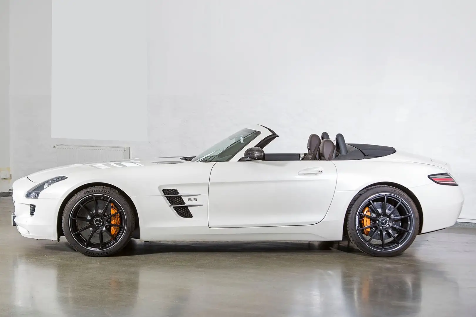 Mercedes-Benz SLS Roadster, Vollcarbon,Keramik Bremse, B+O Weiß - 1