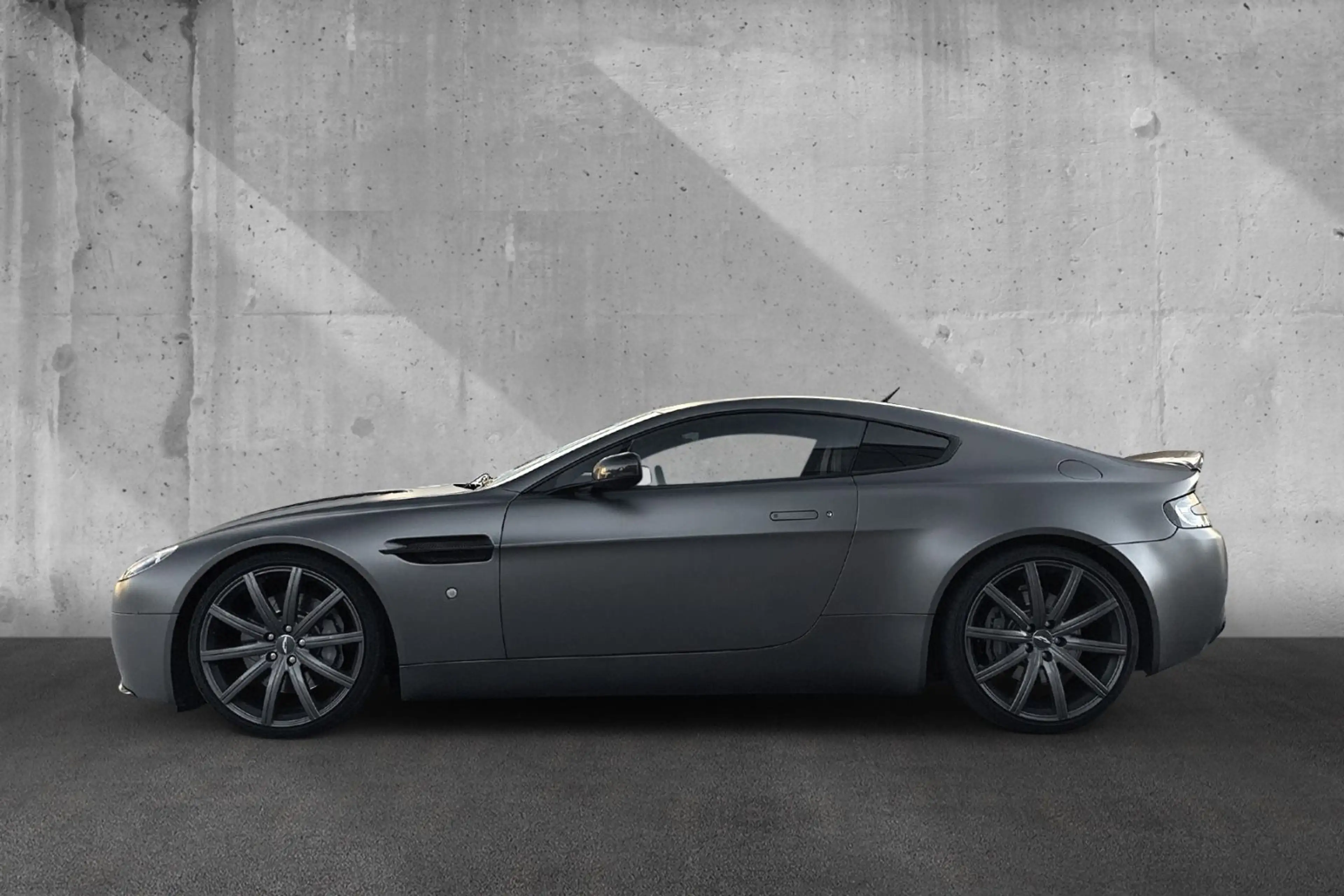 Aston Martin V8 *Handschalter*Deutsches Auto — photo 2