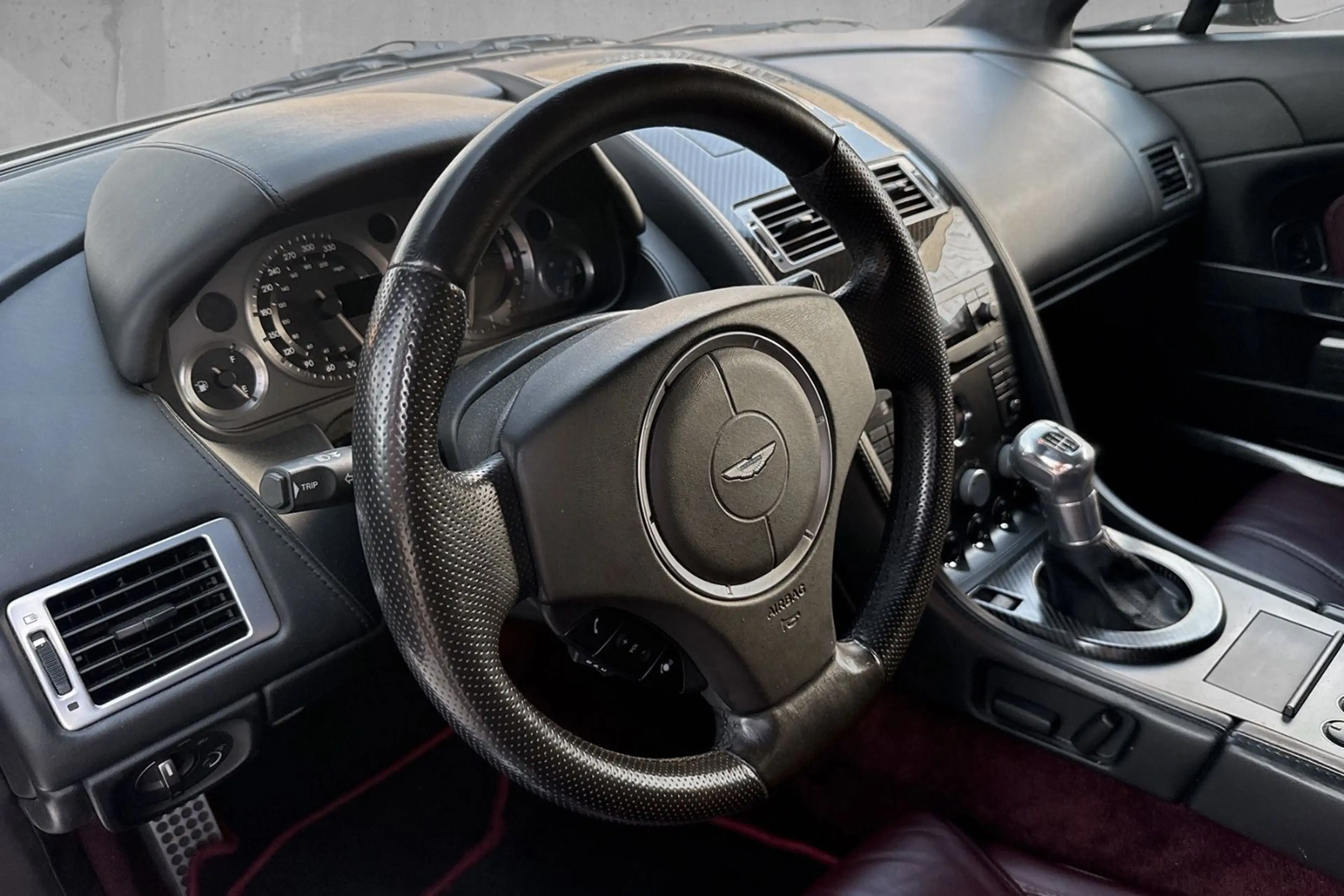 Aston Martin V8 *Handschalter*Deutsches Auto — photo 11