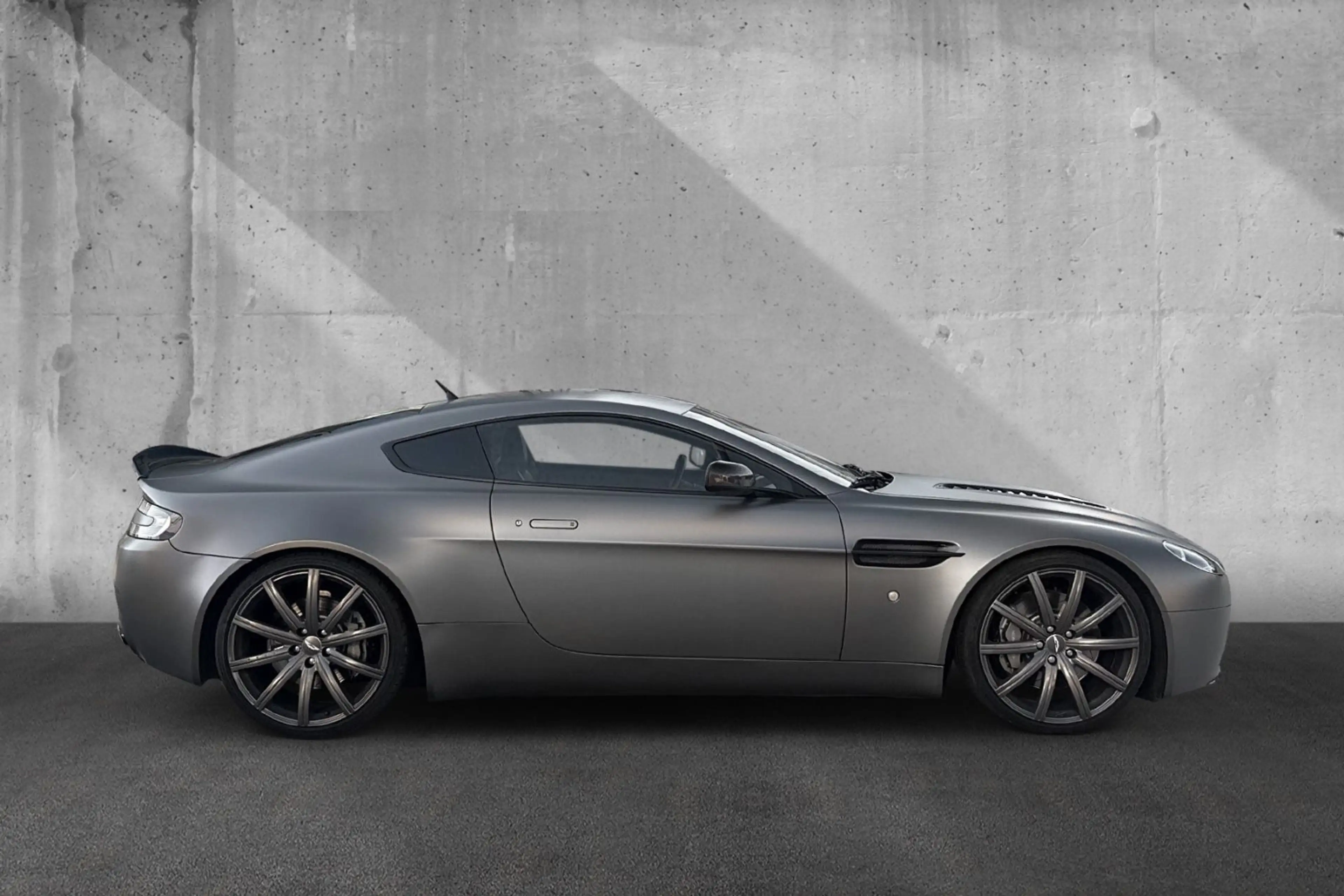 Aston Martin V8 *Handschalter*Deutsches Auto — photo 6