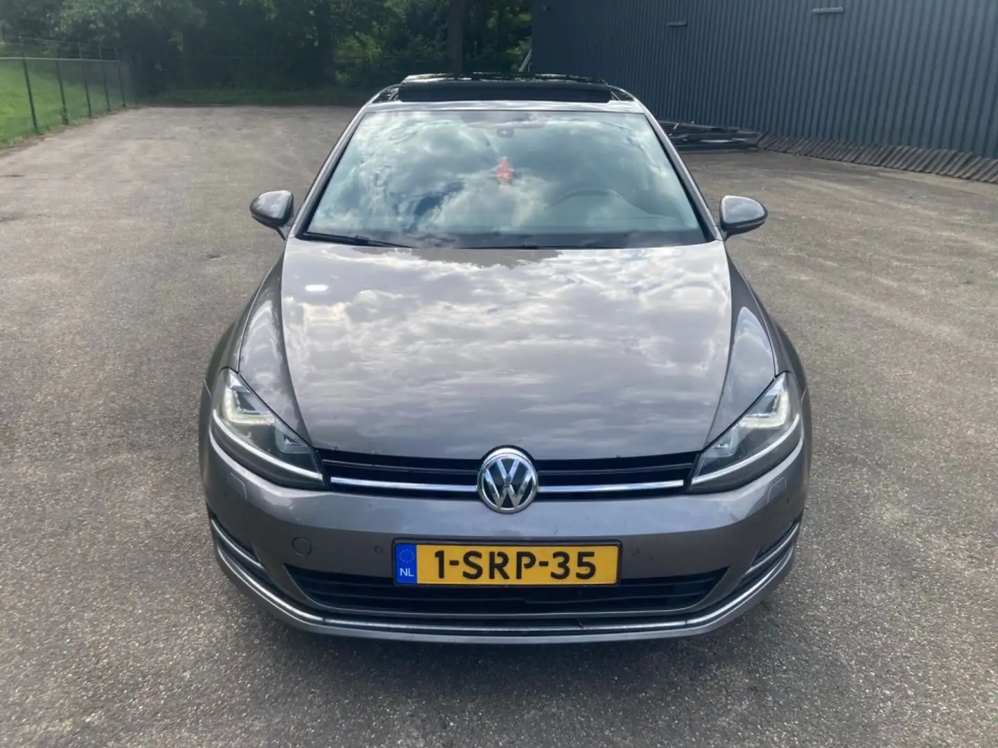 Volkswagen Golf 1.6 TDI Highline Gris - 1
