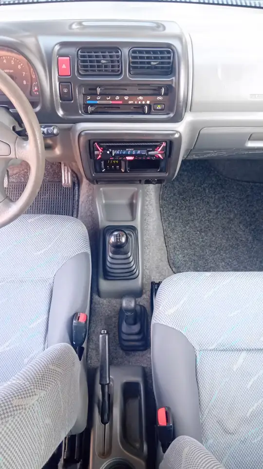 Suzuki Jimny 1.3i 16V cat 4WD JLX, foto 10