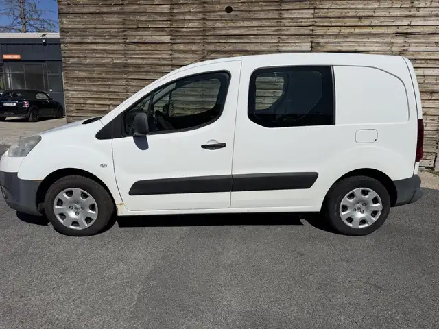 Peugeot Partner view 2
