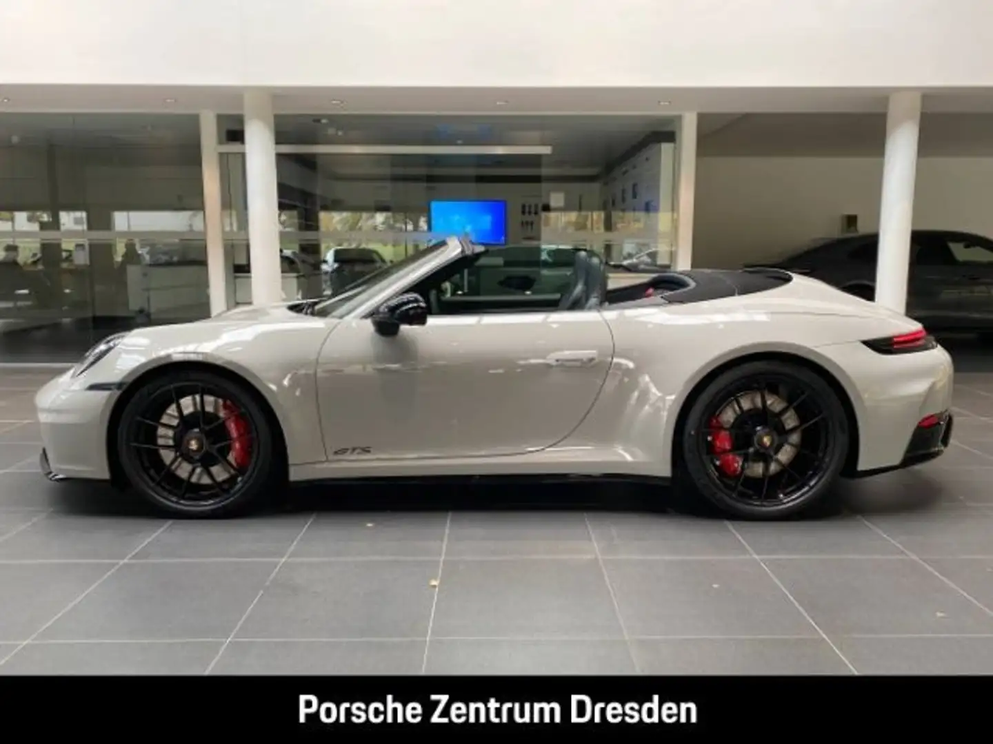 Porsche 992 -2 (911) Carrera 4 GTS Cabriolet Blanc - 2