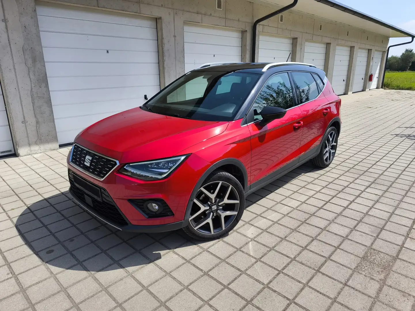 SEAT Arona Arona 1,0 Eco TSI Xcellence Xcellence Rot - 1